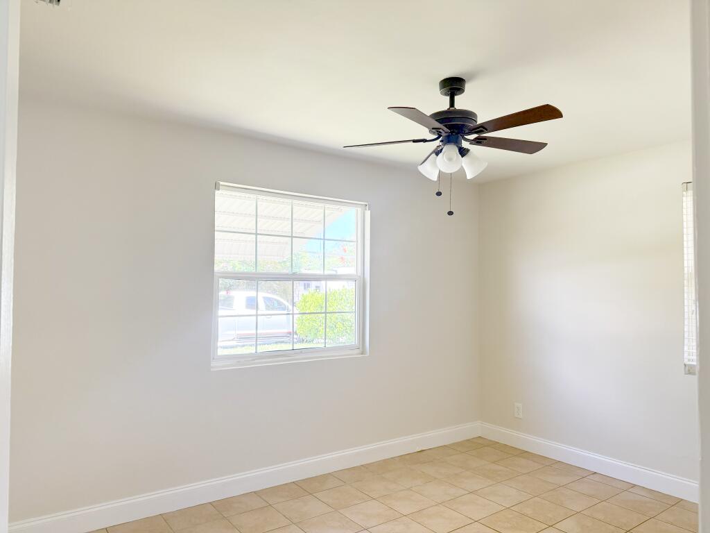 1229 15th Avenue N Property Photo 8