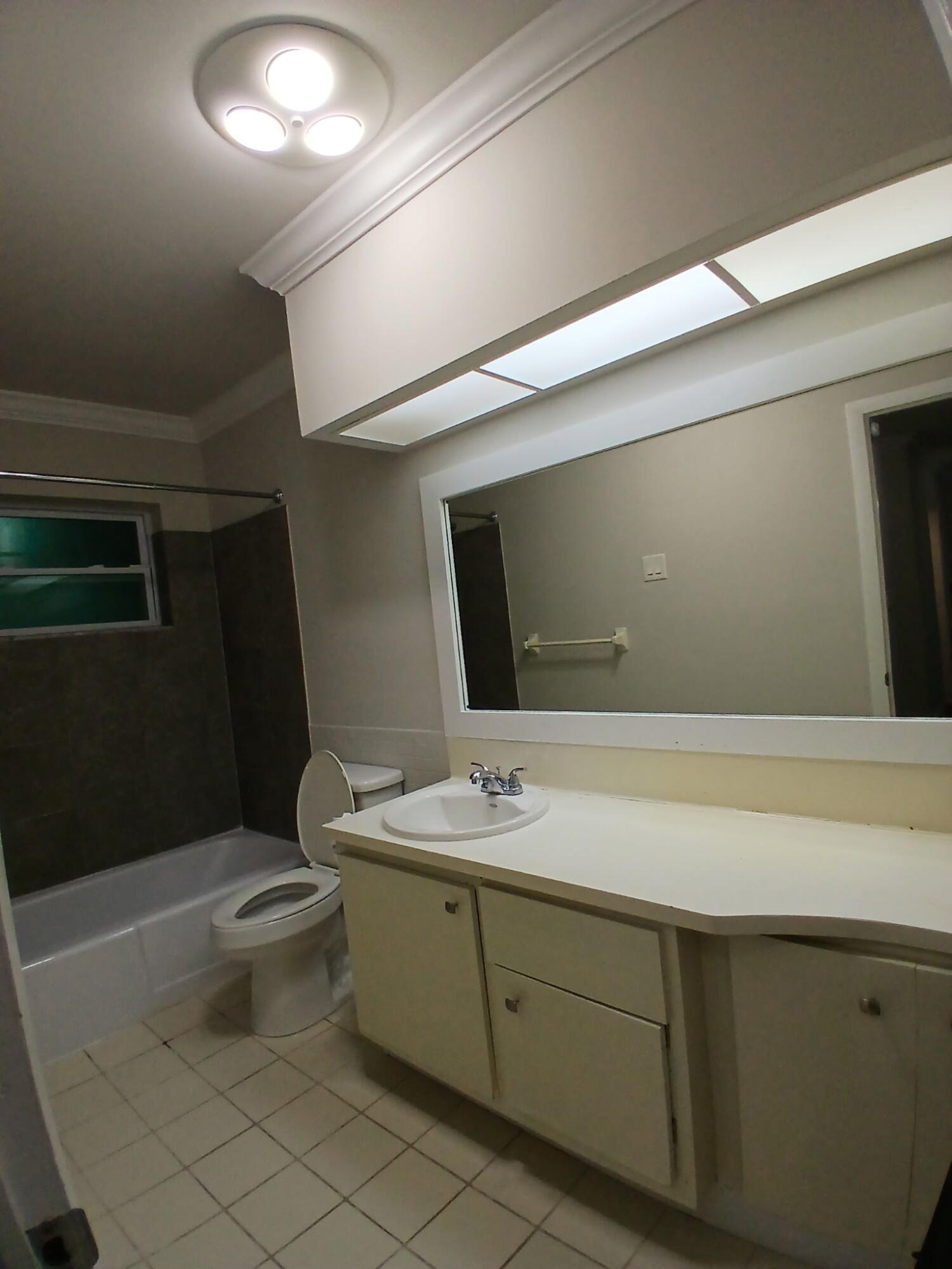 1480 E Sample Road 307 Property Photo 7