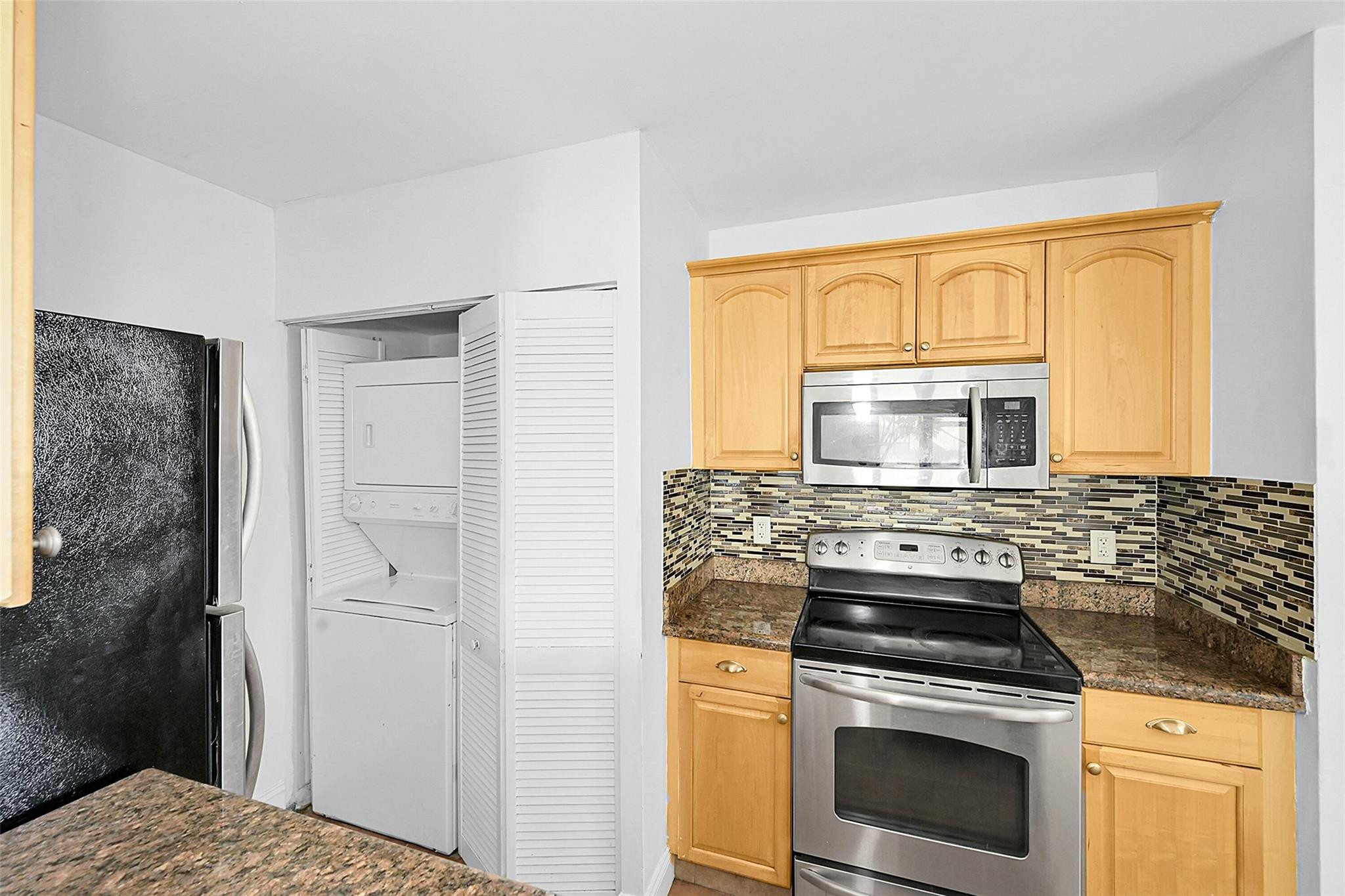 10022 Winding Lake Road 102 Property Photo 13