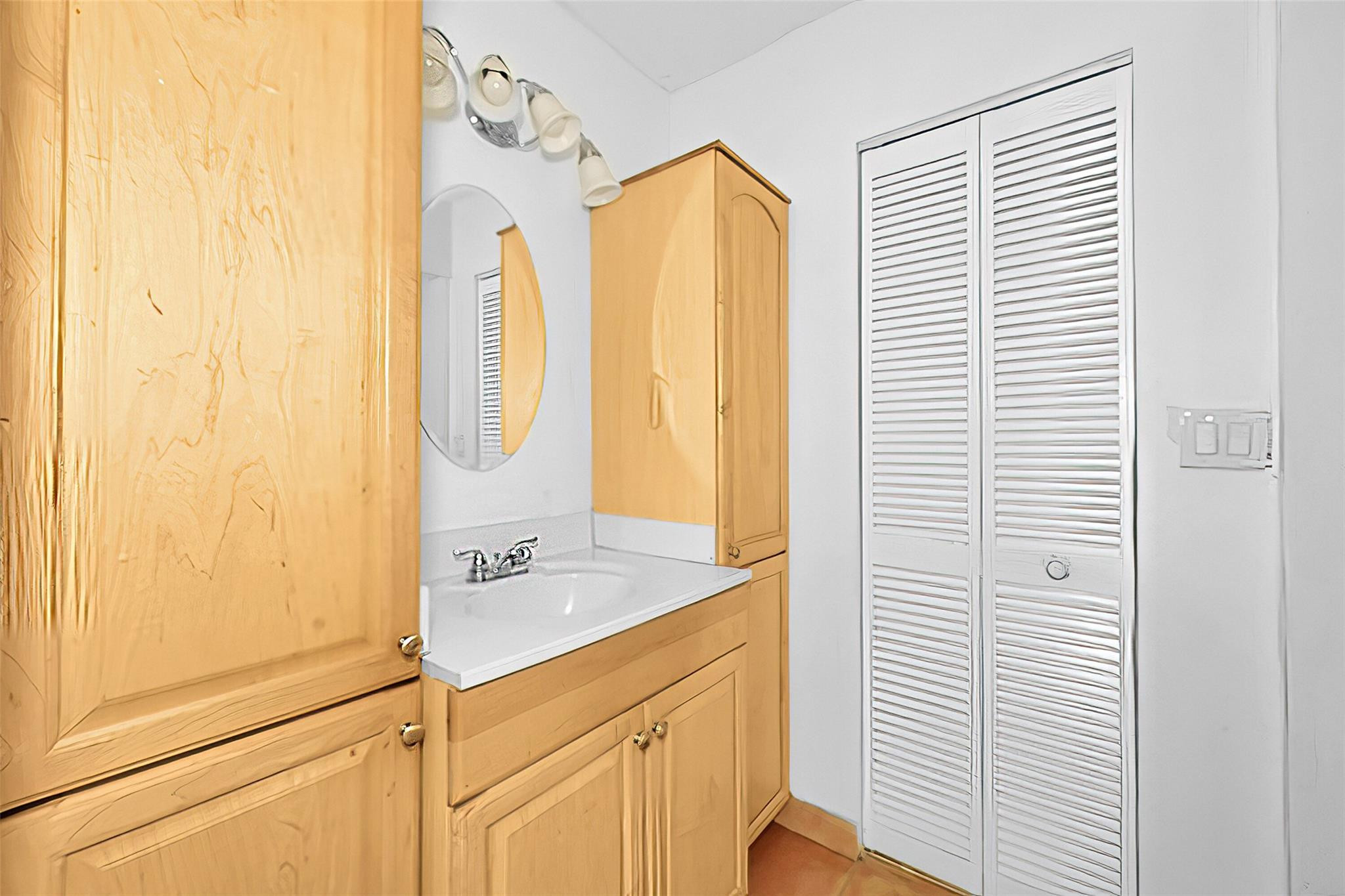 10022 Winding Lake Road 102 Property Photo 25