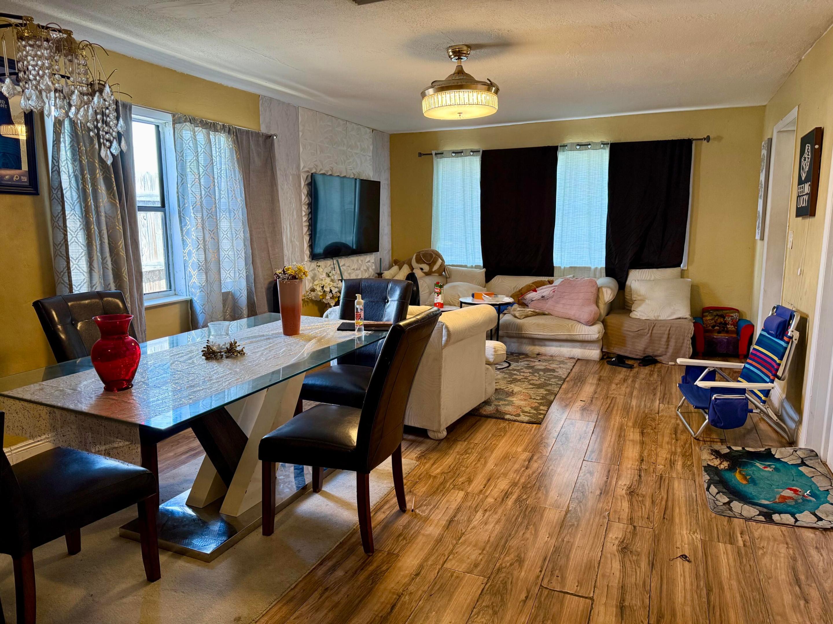 1105 W 34th Street Property Photo 7