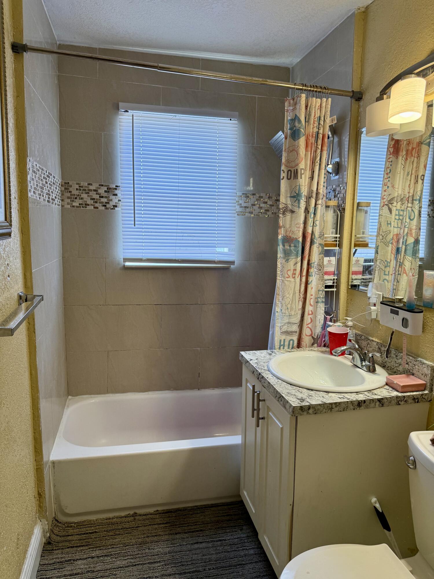 1105 W 34th Street Property Photo 15