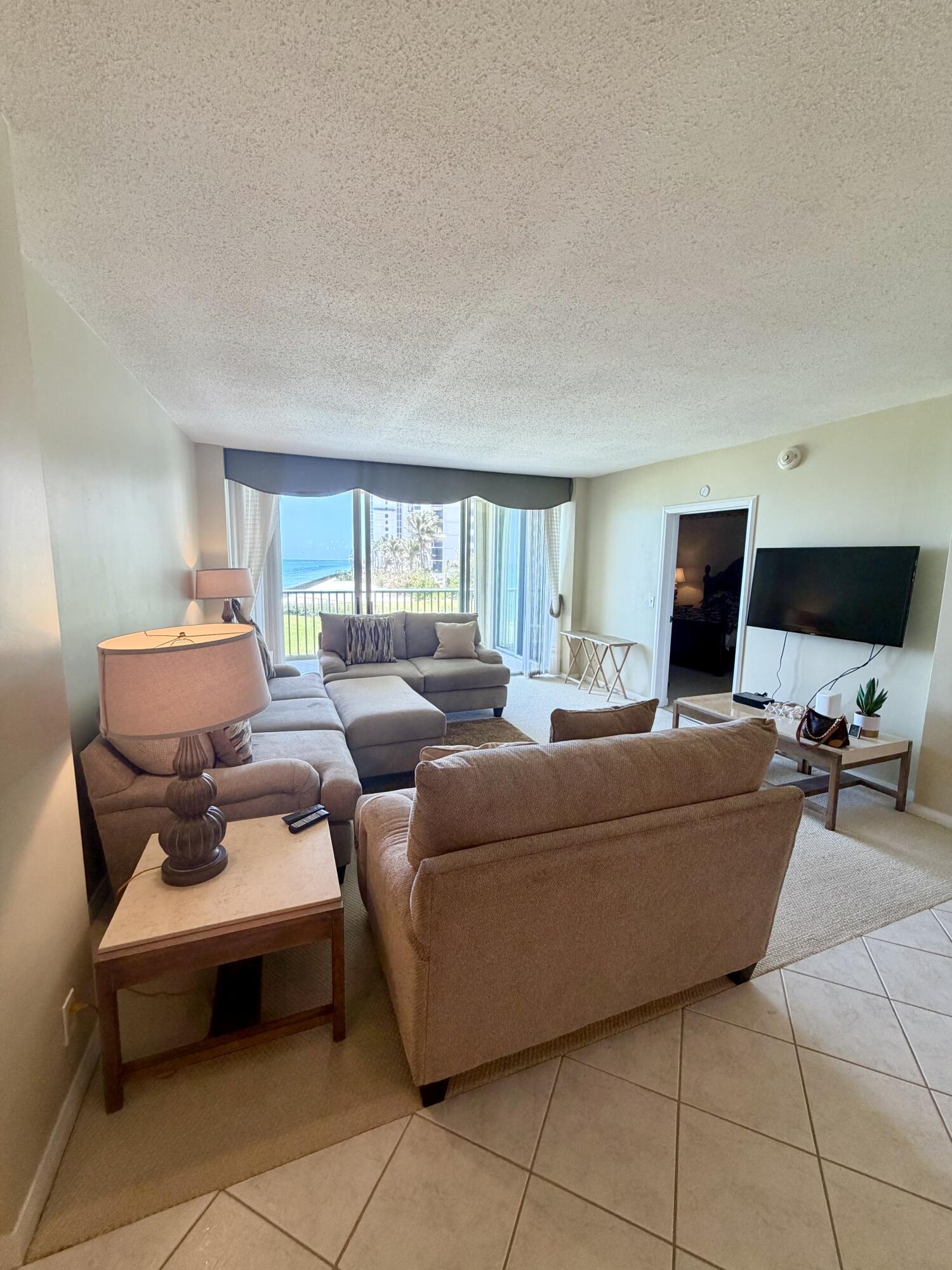 5400 N Ocean Drive 2b Property Photo 3