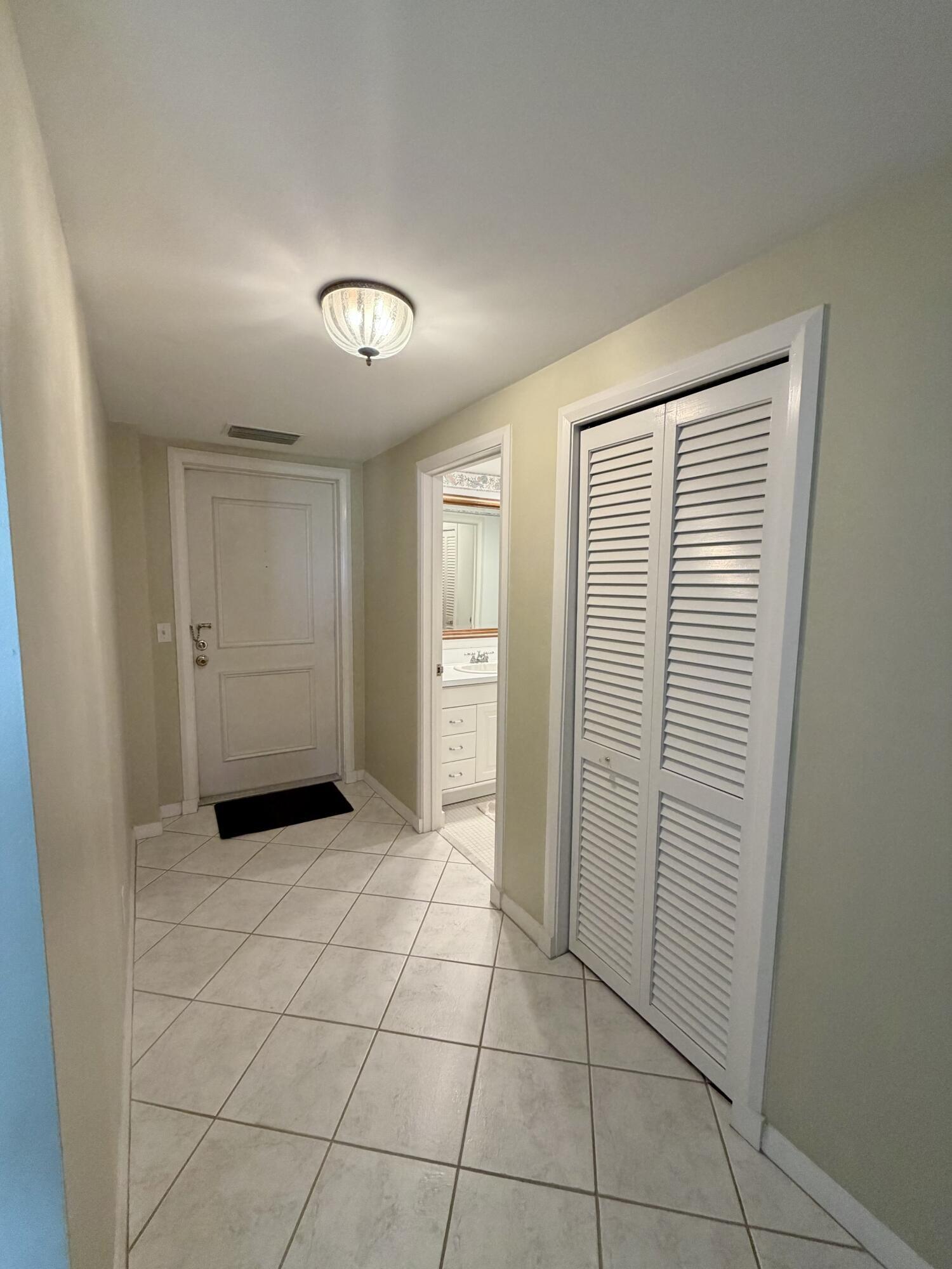 5400 N Ocean Drive 2b Property Photo 12