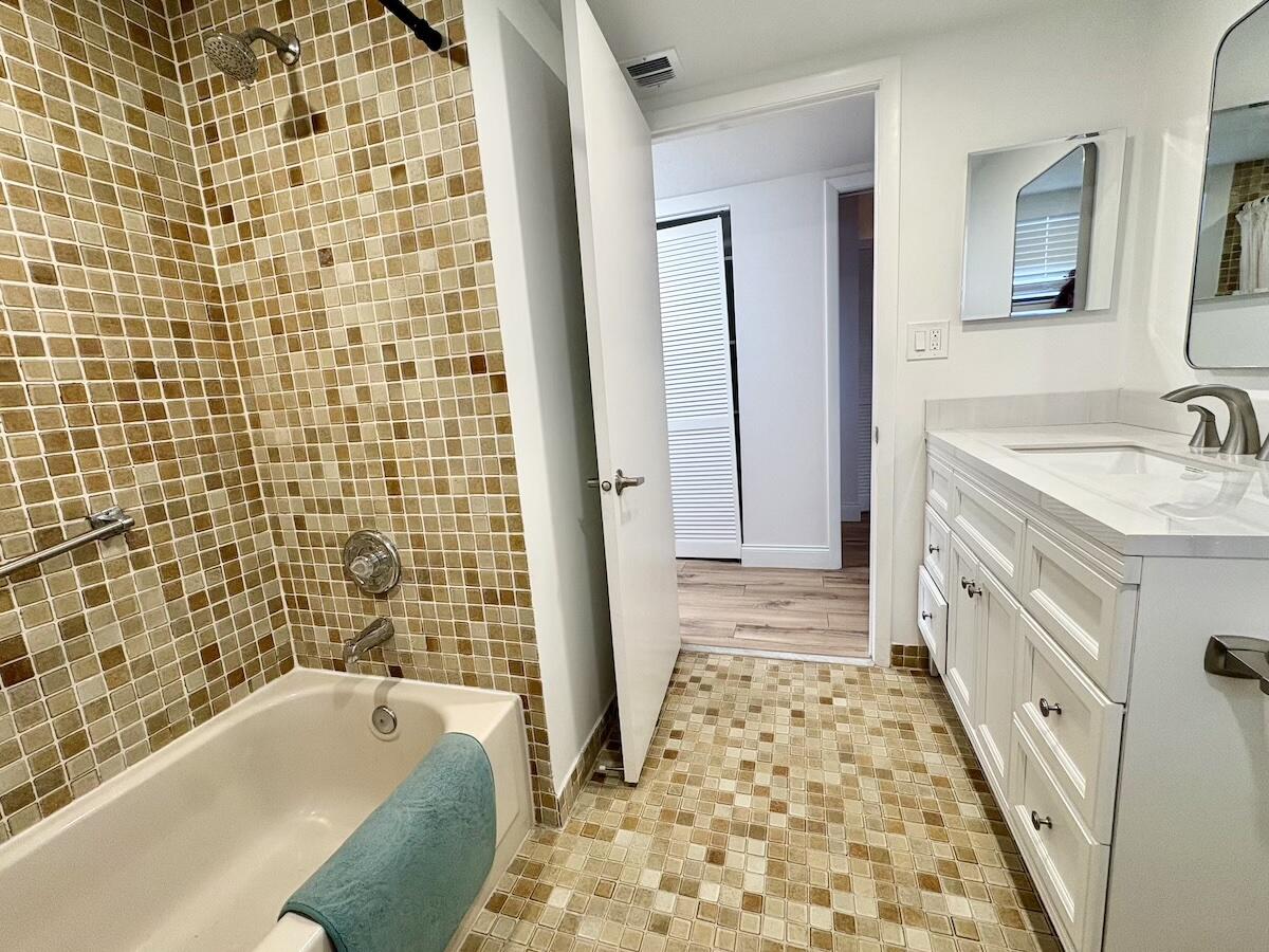 15109 Ashland Drive 298 Property Photo 22
