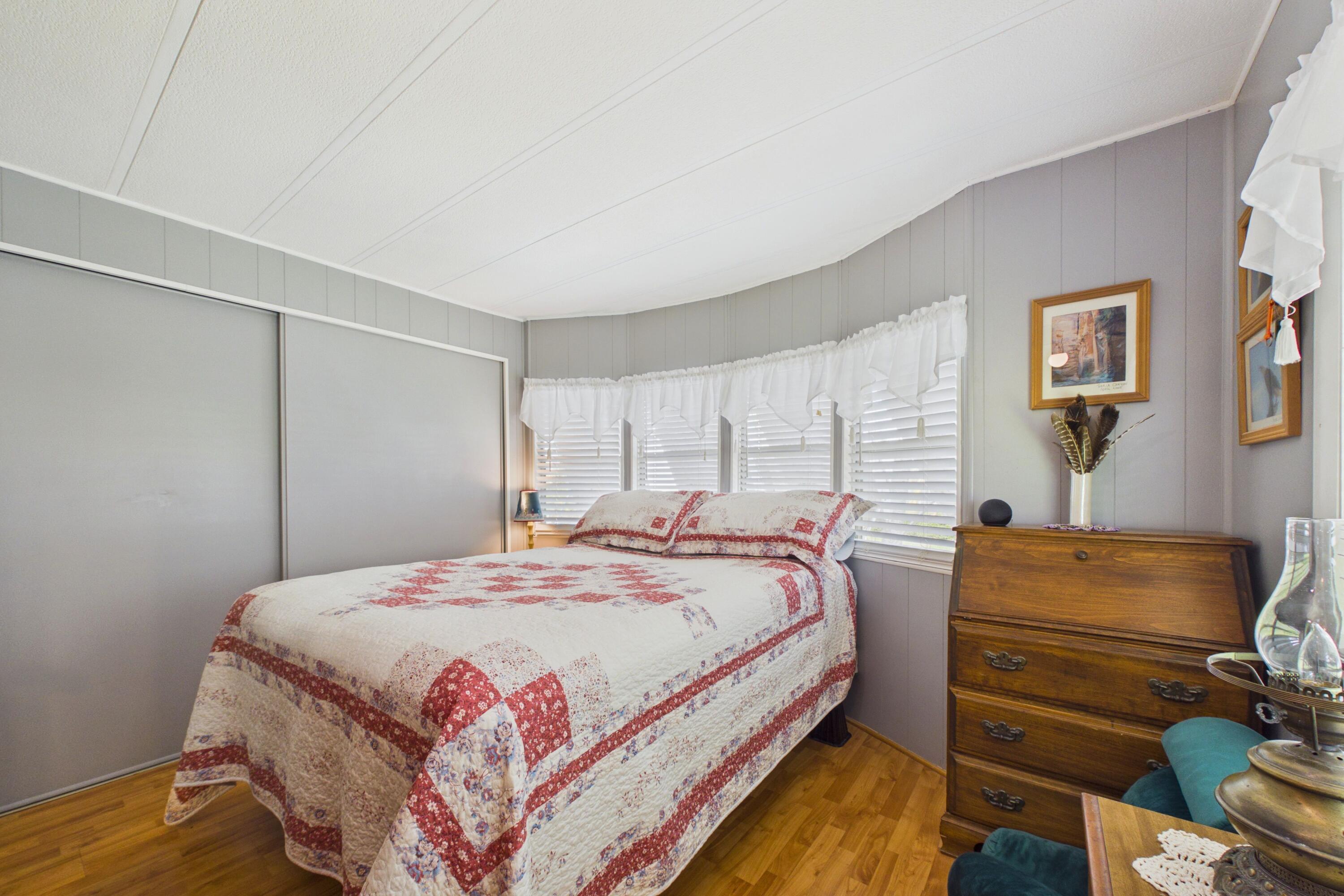 10003 Granada Bay Property Photo 17