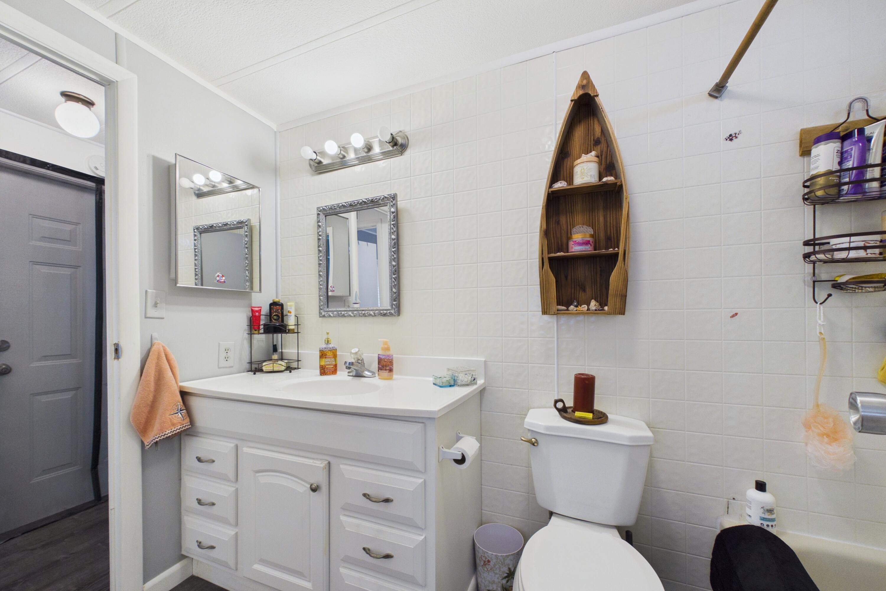 10003 Granada Bay Property Photo 19
