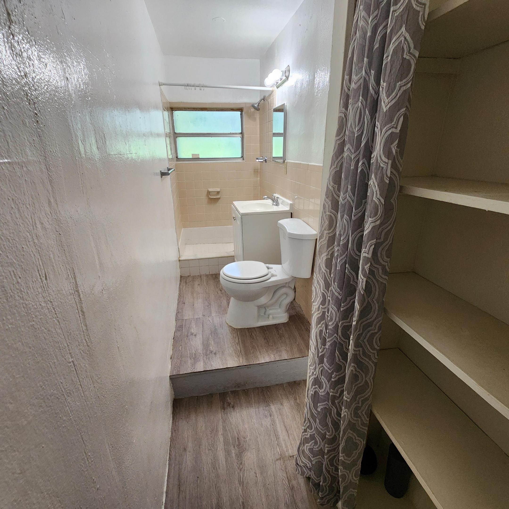 715 Sw 4th Street #4 Property Photo 8