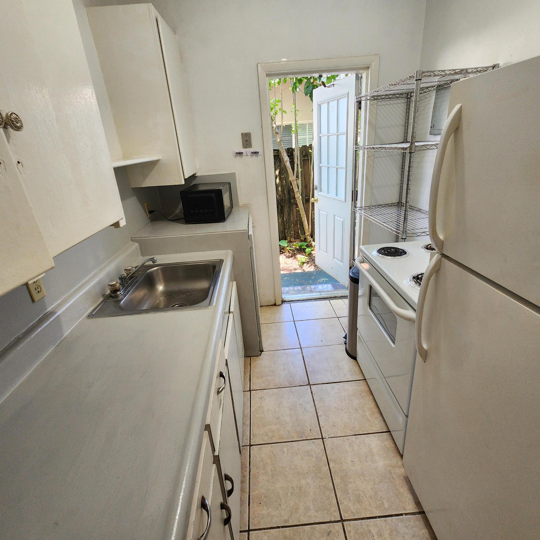 715 Sw 4th Street #4 Property Photo 10