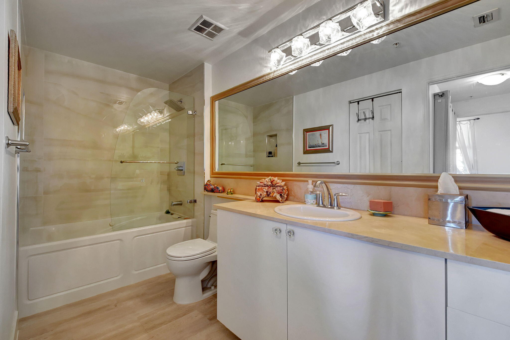 802 W Windward Way 303 Property Photo 17