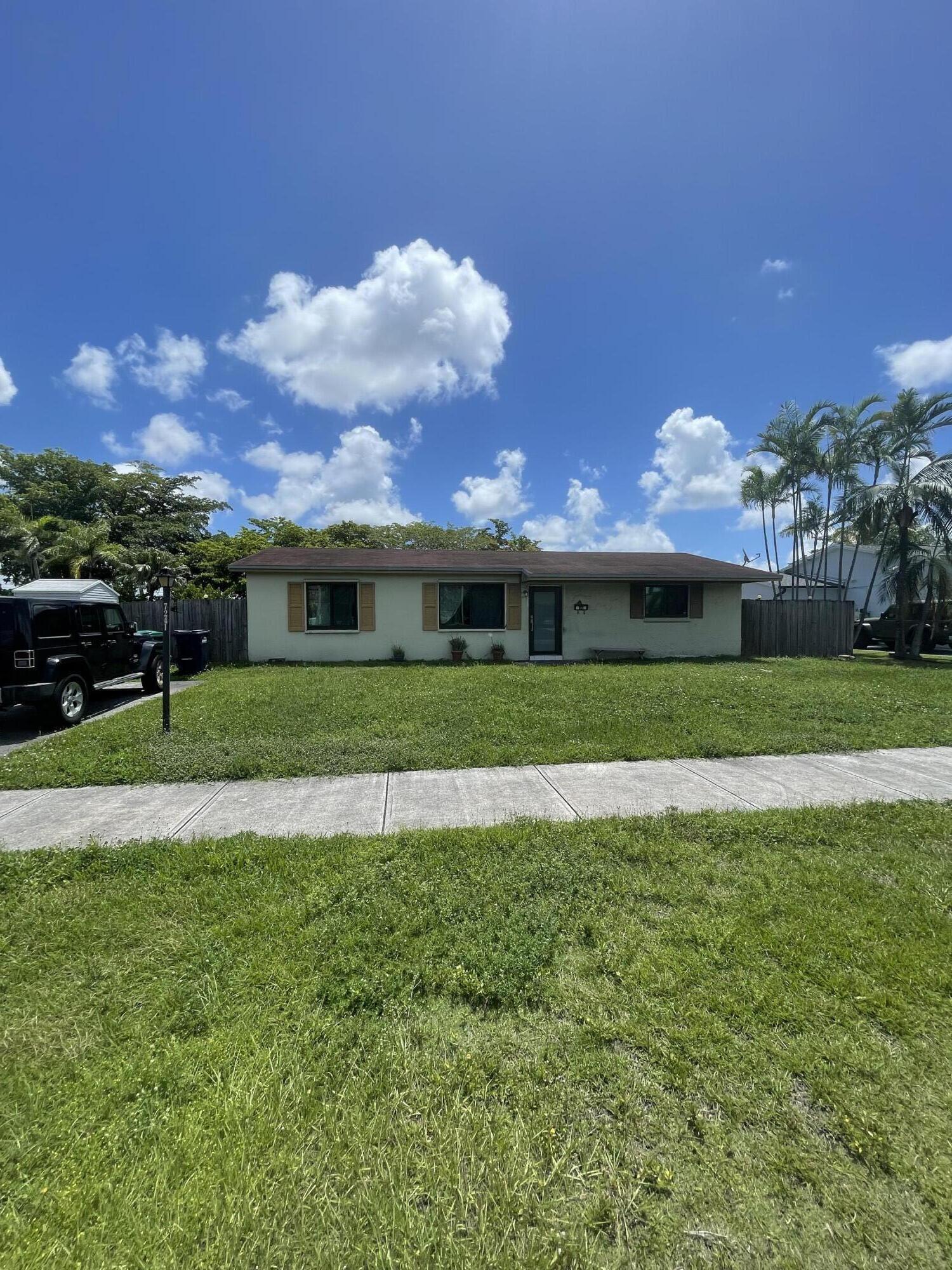 7241 Sw 137th Court Property Photo 1