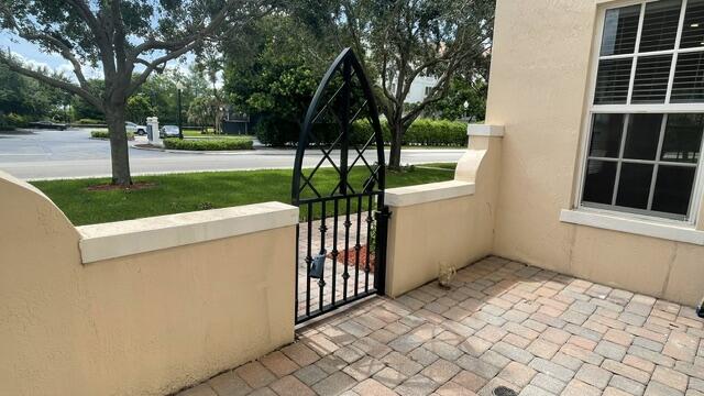 806 Nw 82nd Place Property Photo 14