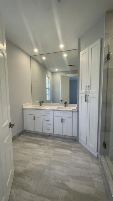 806 Nw 82nd Place Property Photo 33