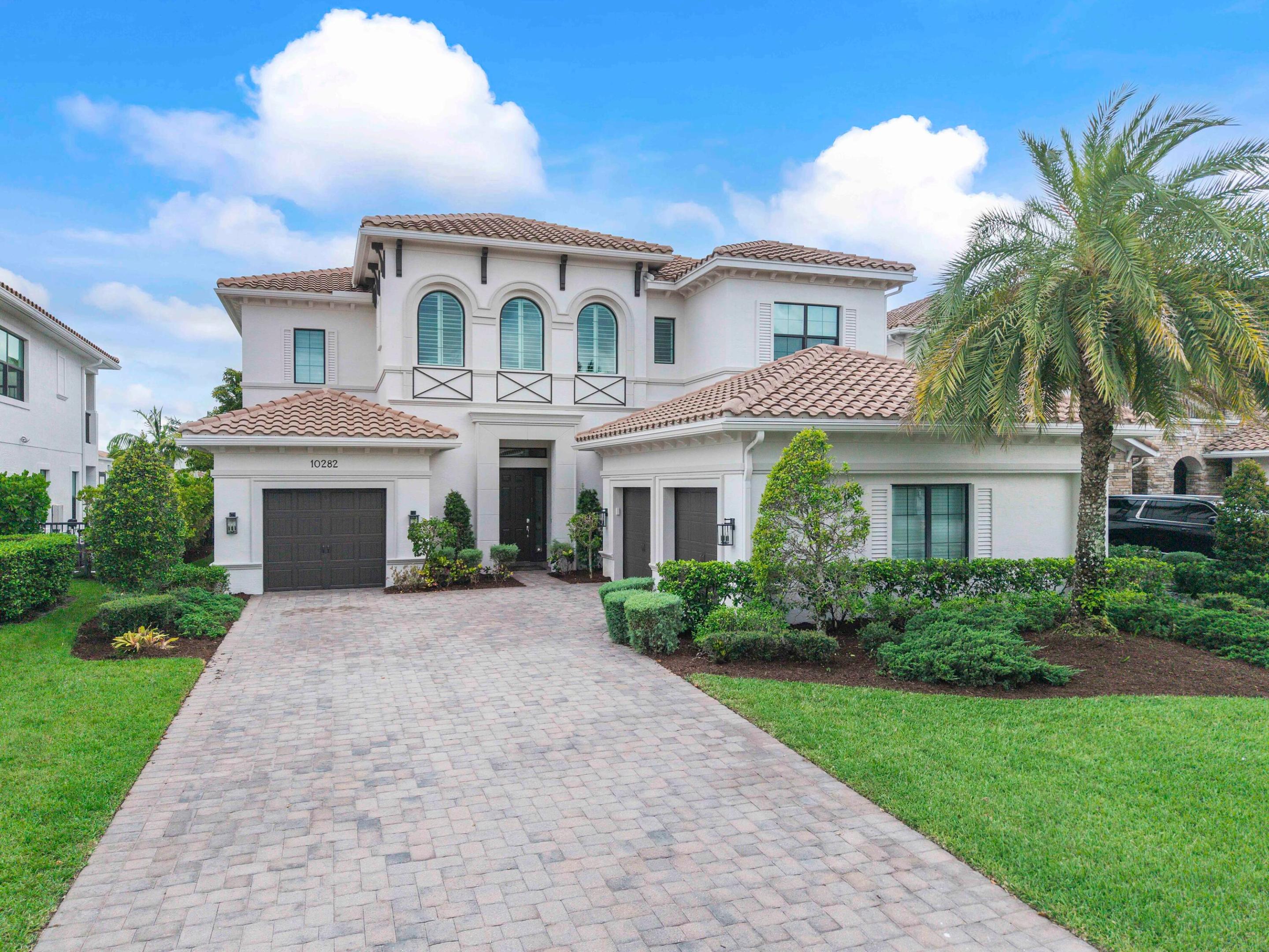 10282 Sweet Bay Manor Property Photo 1