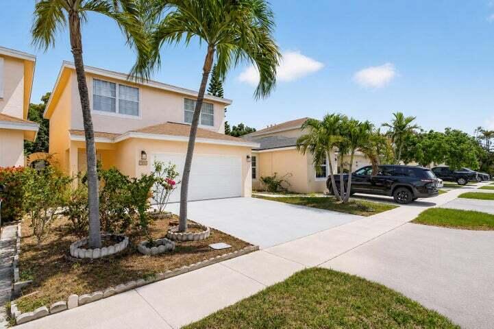 4131 Eastridge Circle Property Photo 1