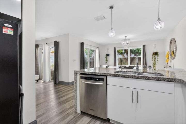 4131 Eastridge Circle Property Photo 5