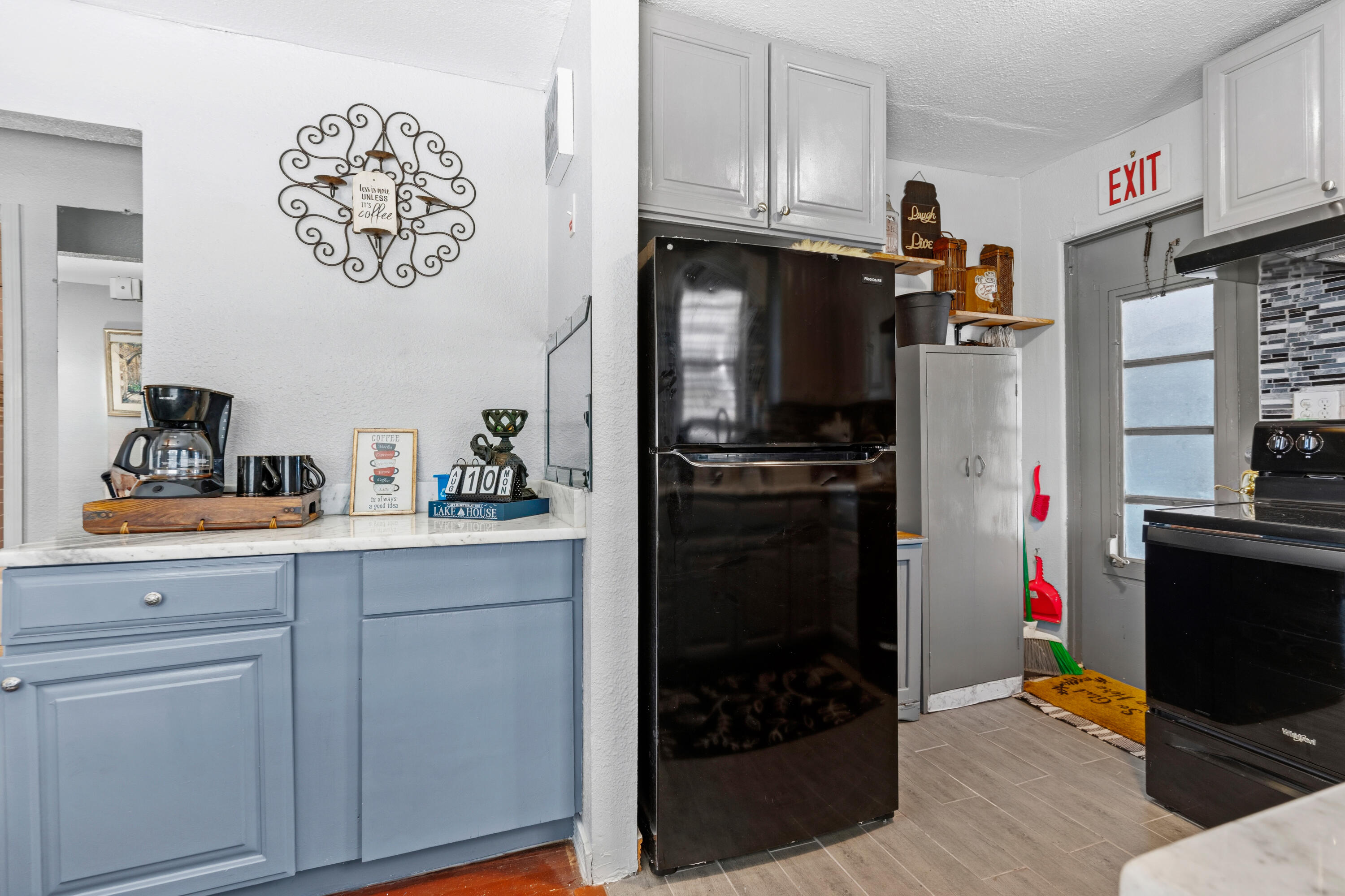 711 Cedar Place Property Photo 4