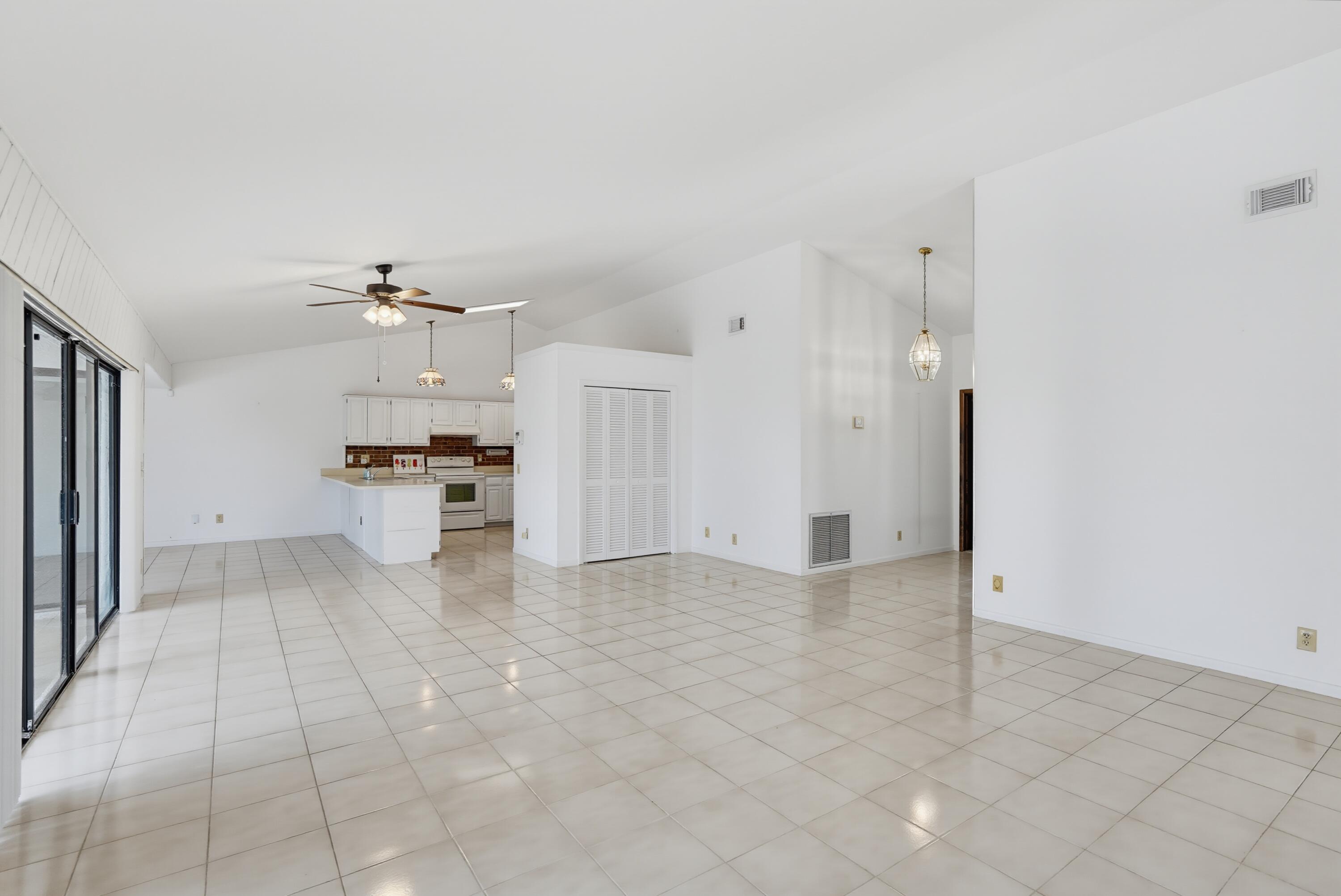 6846 Bianchini Circle Property Photo 4