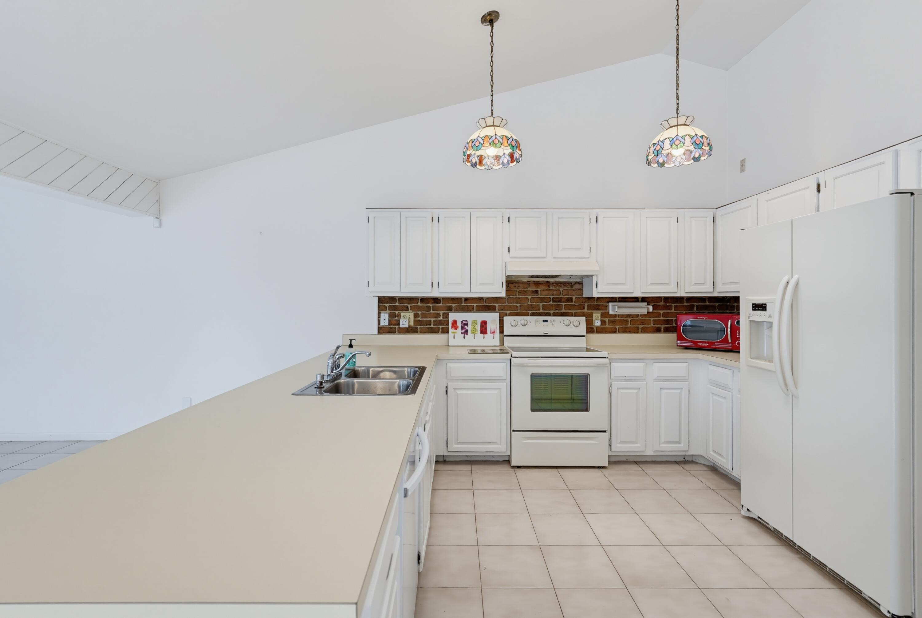 6846 Bianchini Circle Property Photo 6