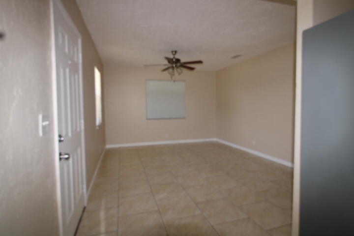 1412 W 6th Street Property Photo 3