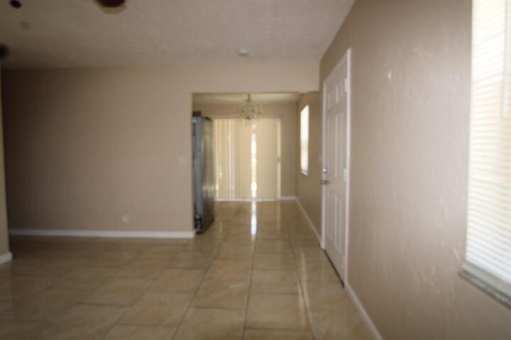 1412 W 6th Street Property Photo 4