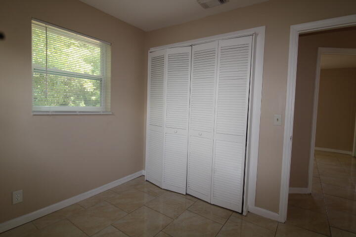 1412 W 6th Street Property Photo 8