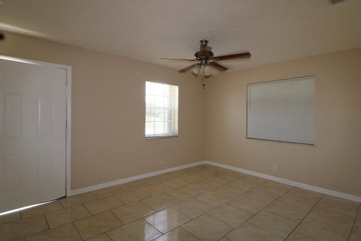 1412 W 6th Street Property Photo 12