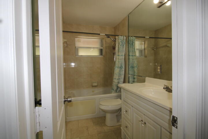 1412 W 6th Street Property Photo 13