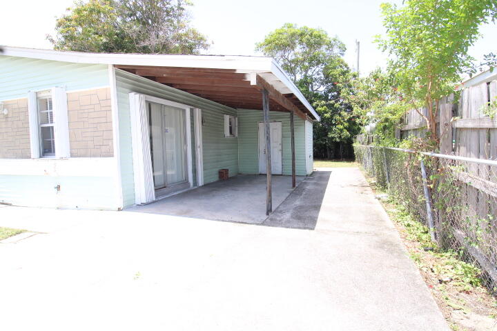 1412 W 6th Street Property Photo 14