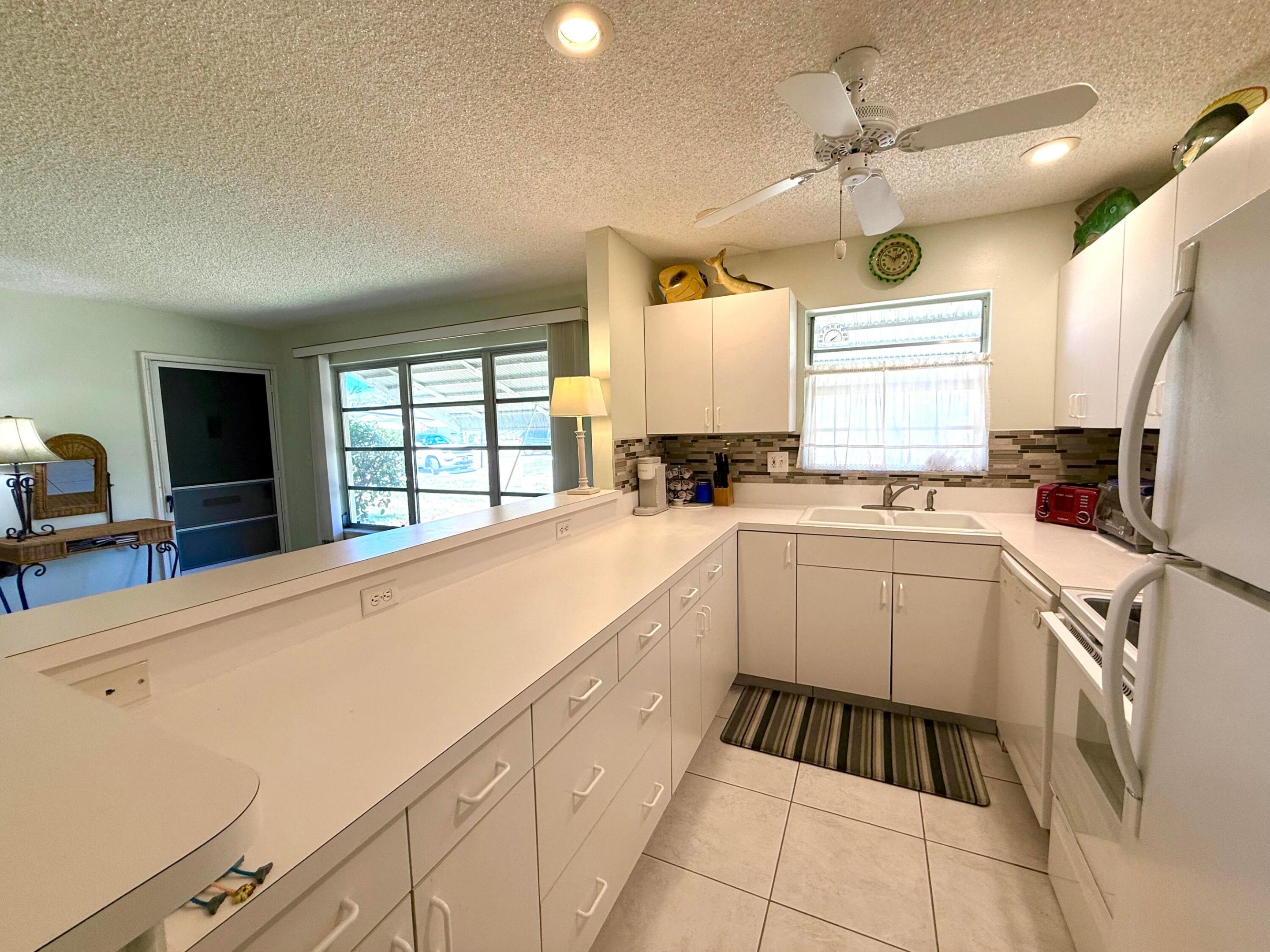 200 Bayview Avenue B Property Photo 8