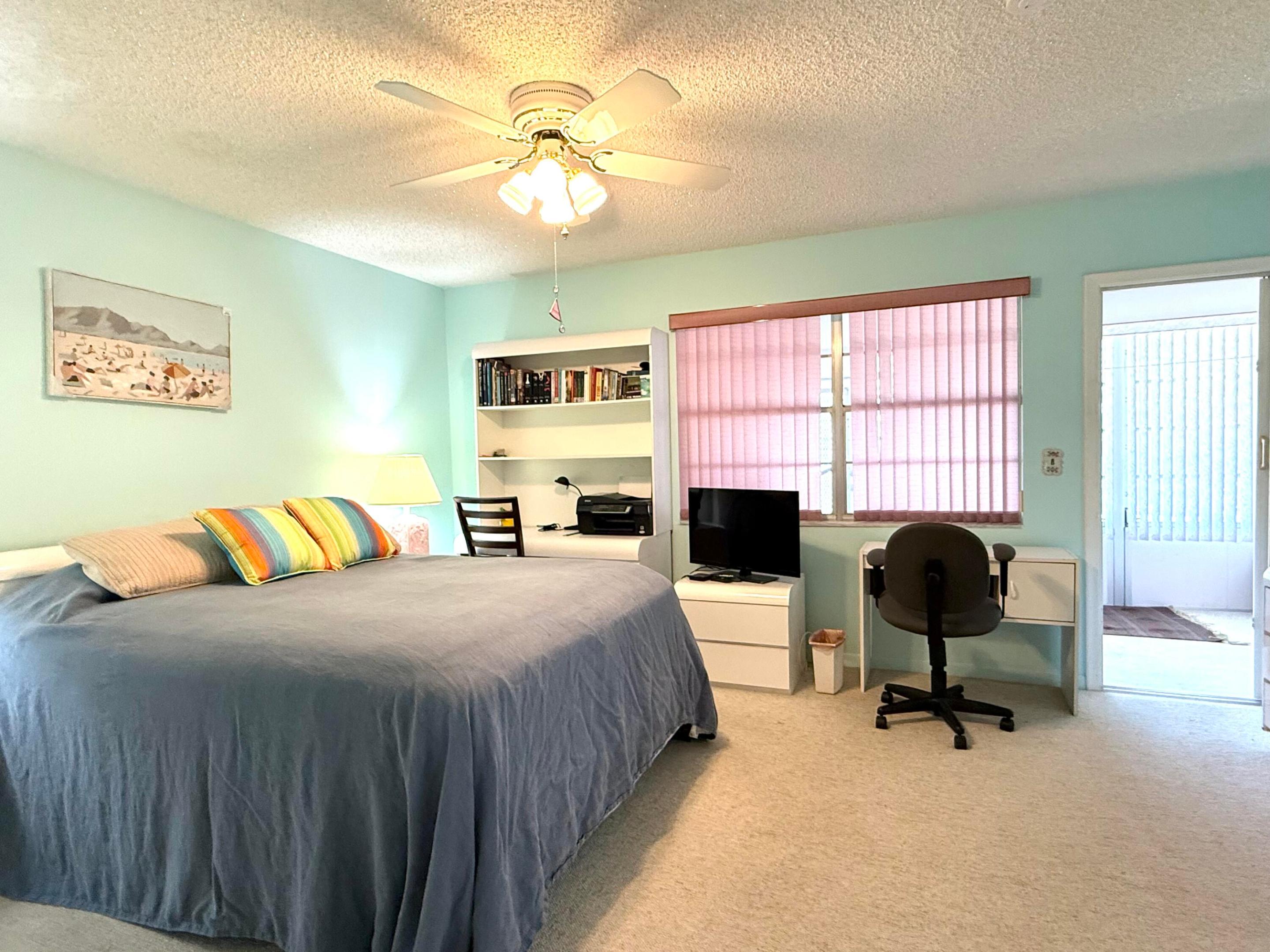200 Bayview Avenue B Property Photo 10