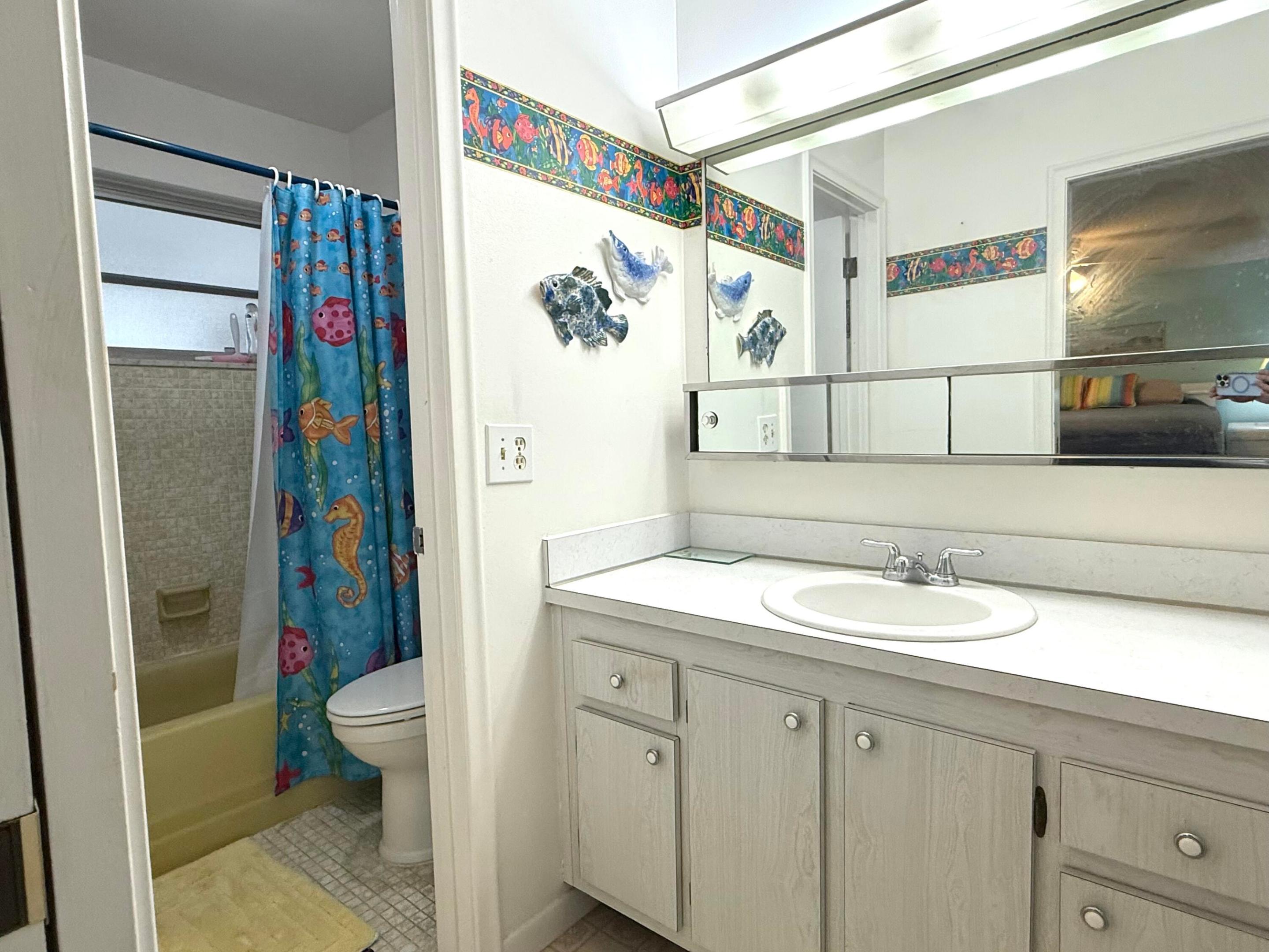 200 Bayview Avenue B Property Photo 12