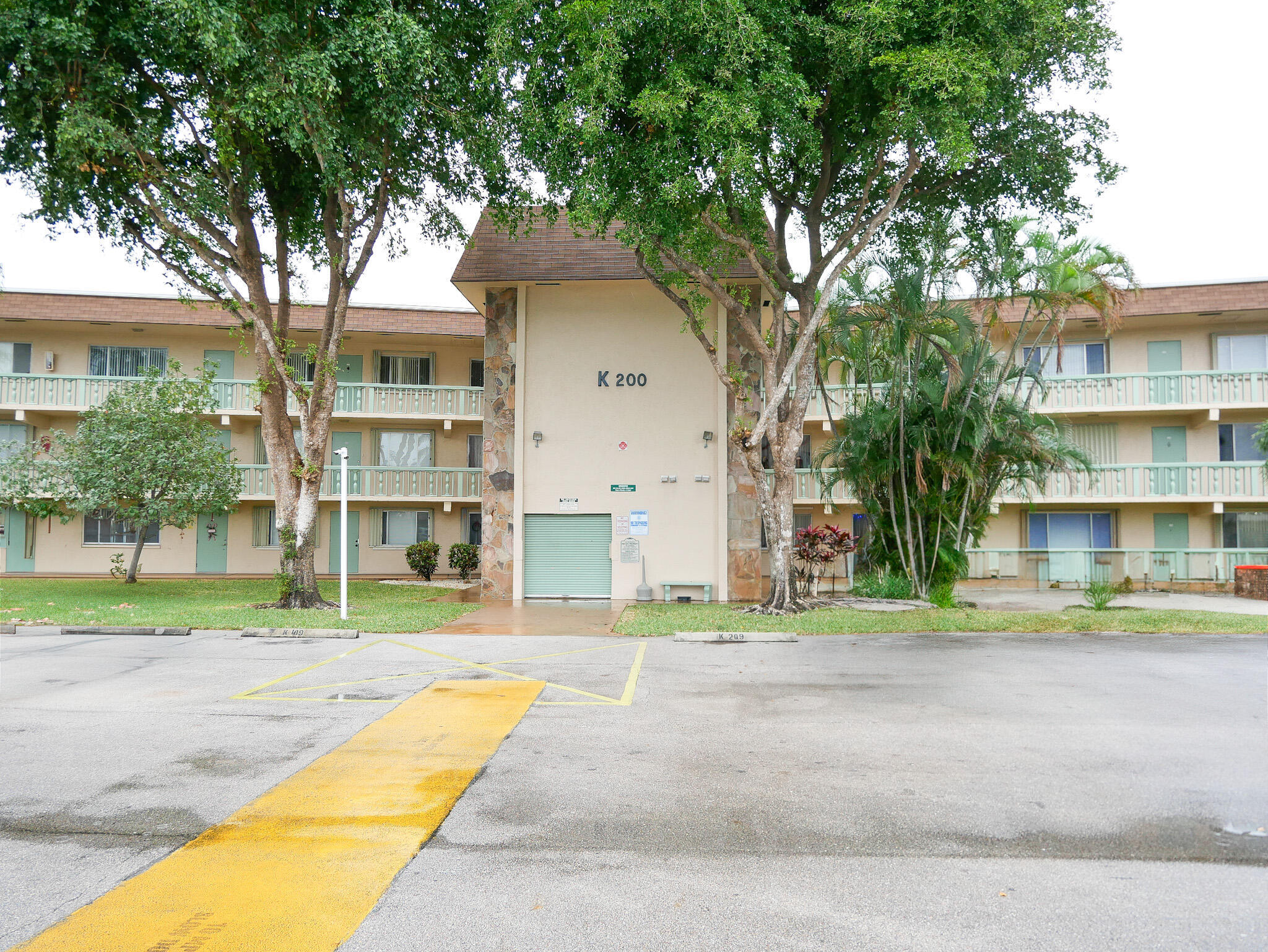 200 Village Green Circle E K 311 Property Photo 1