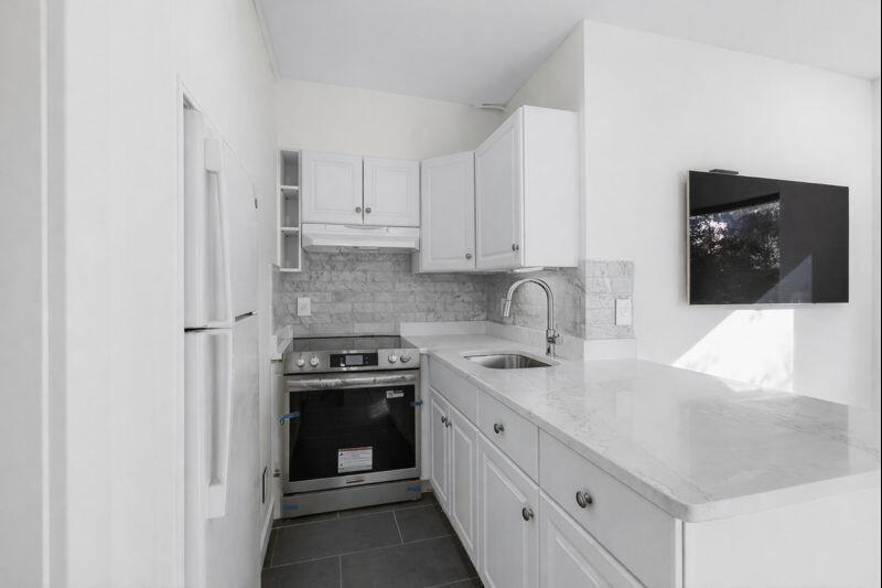 3720 Morton Avenue Property Photo 6