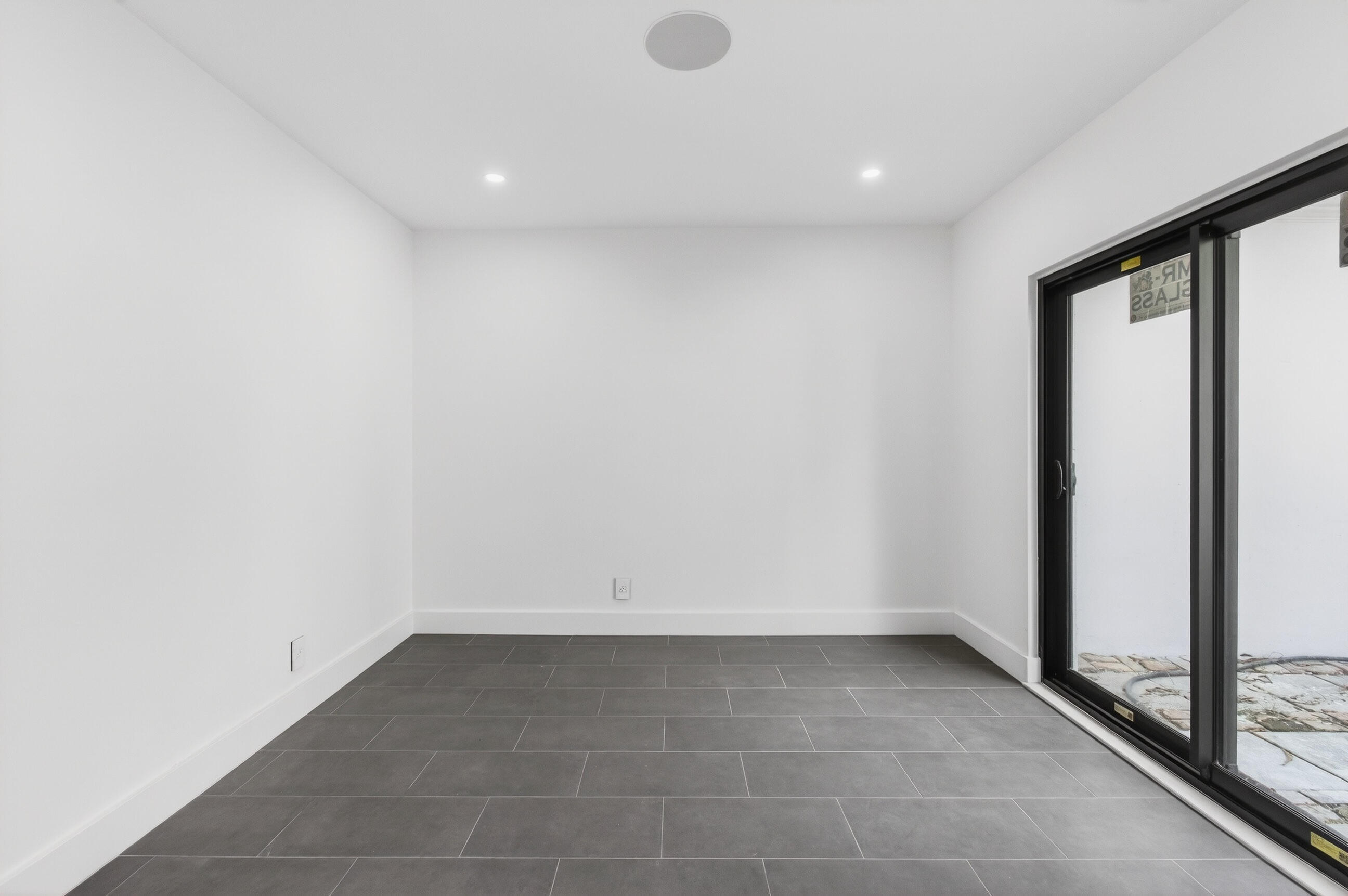 3720 Morton Avenue Property Photo 10