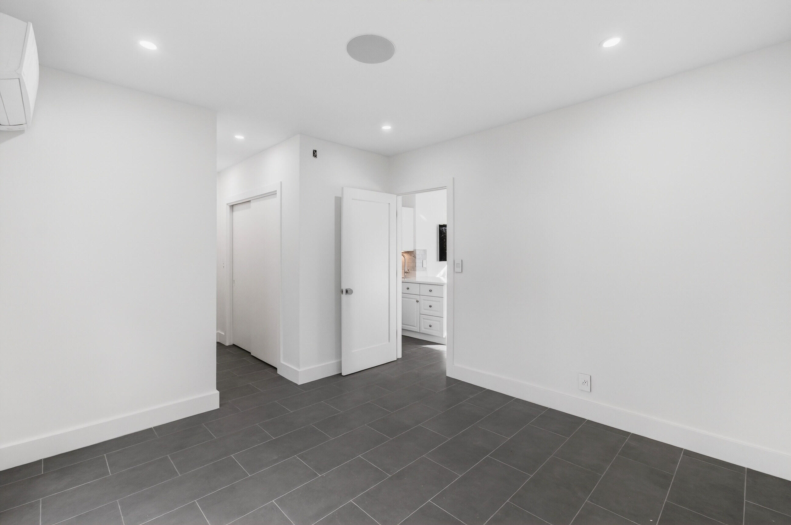 3720 Morton Avenue Property Photo 11