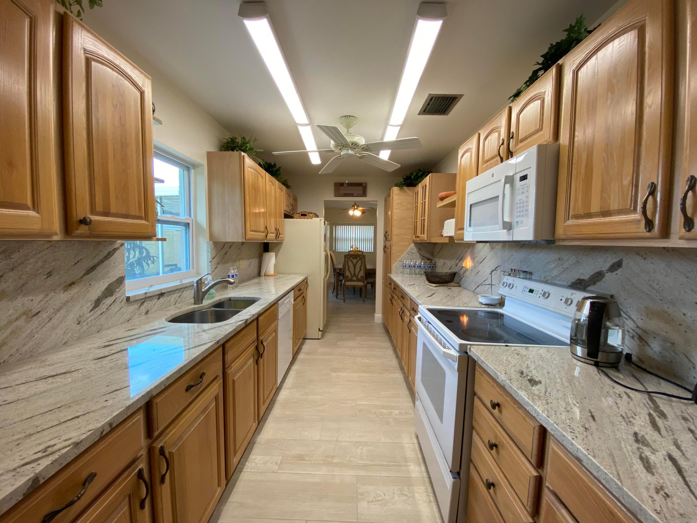1403 W Libby Drive Property Photo 3