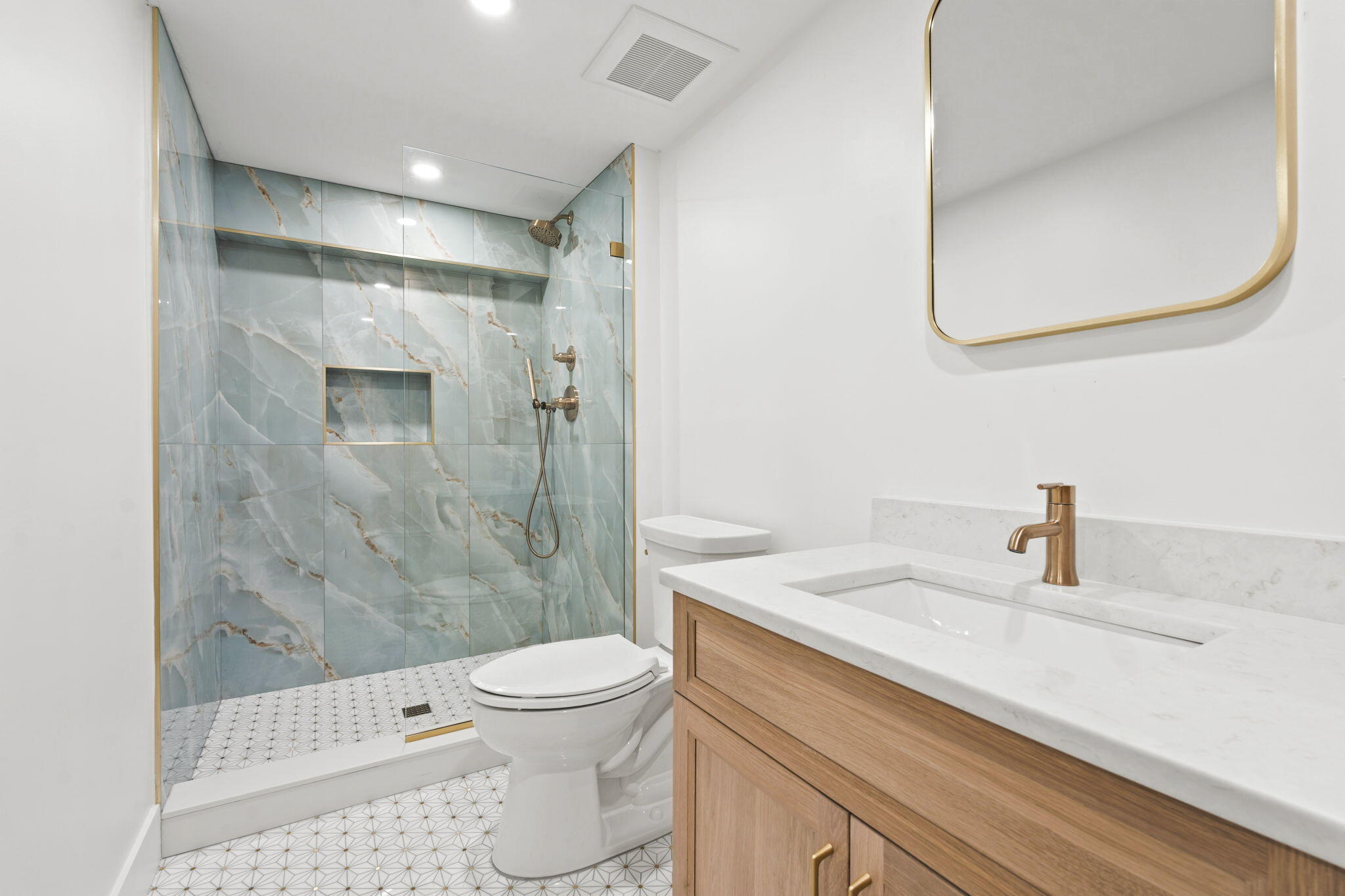 2511 Lightlewood Lane Property Photo 14