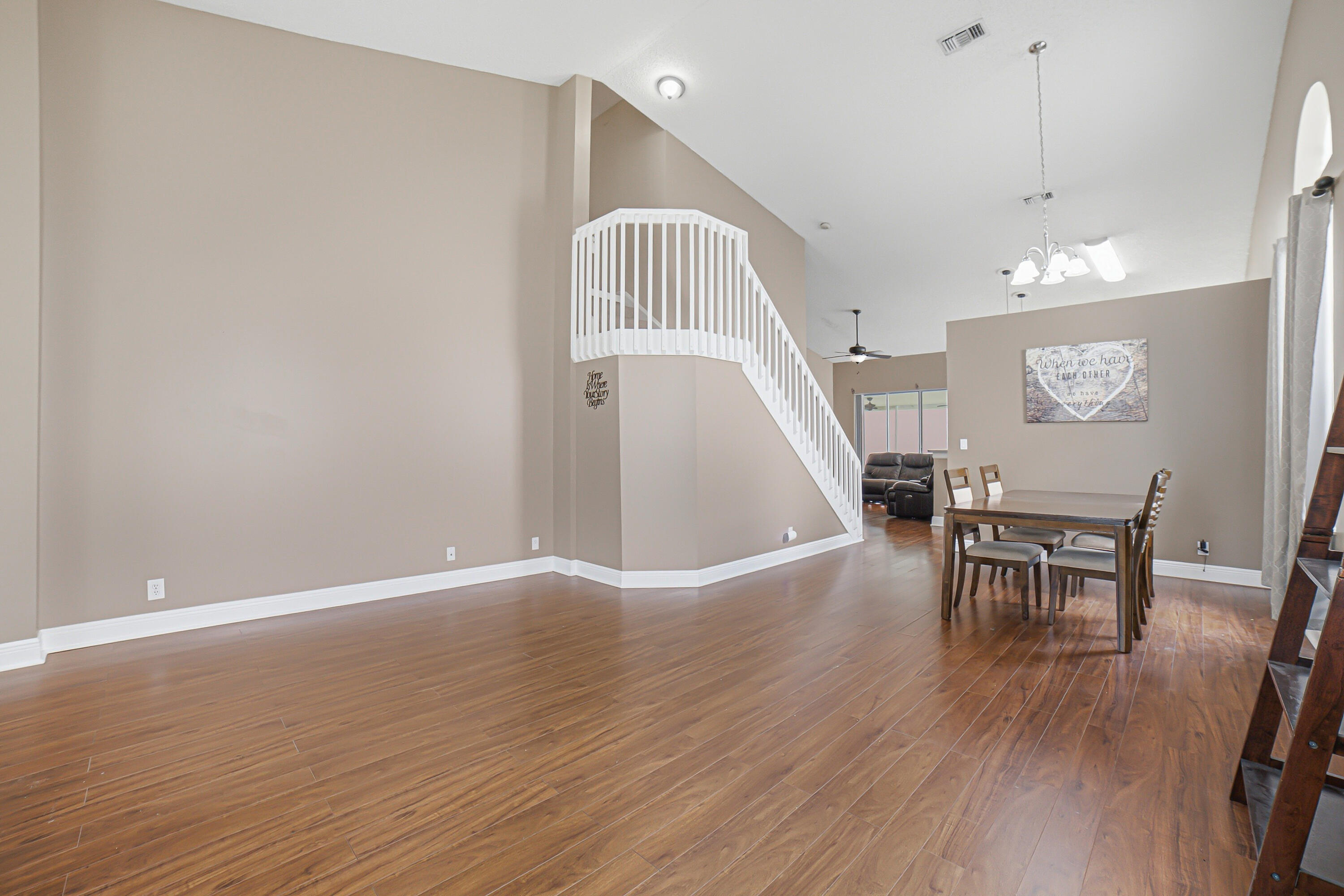 10682 Nw 48th Street Property Photo 5