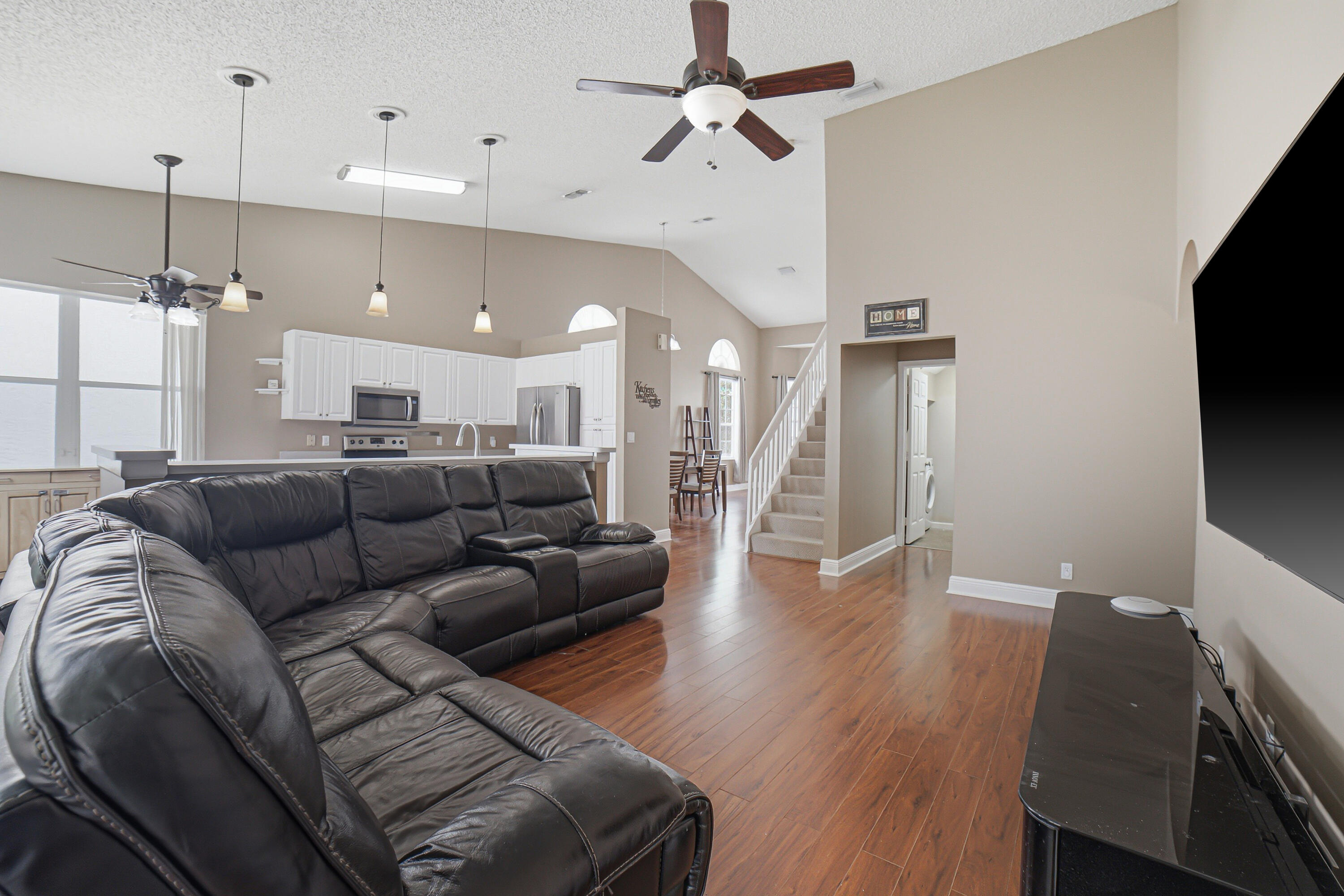 10682 Nw 48th Street Property Photo 6