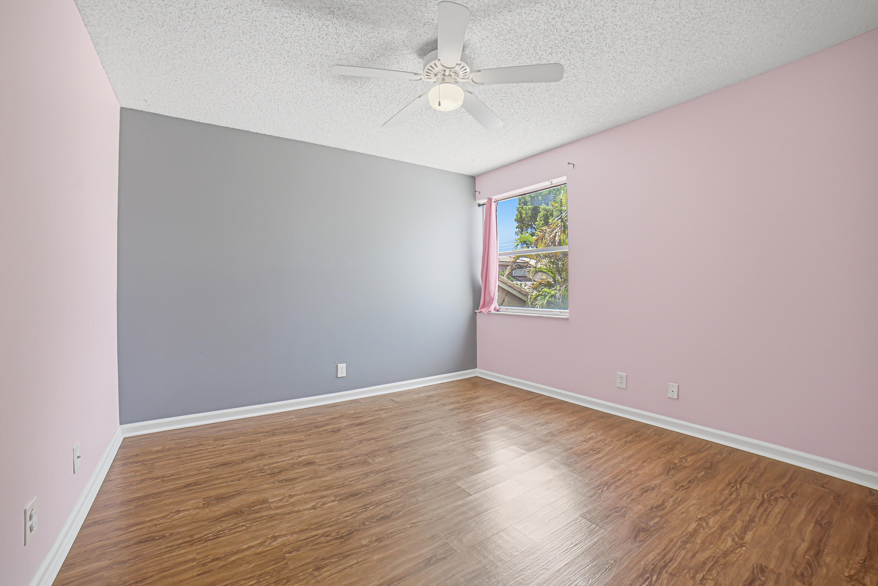 10682 Nw 48th Street Property Photo 22