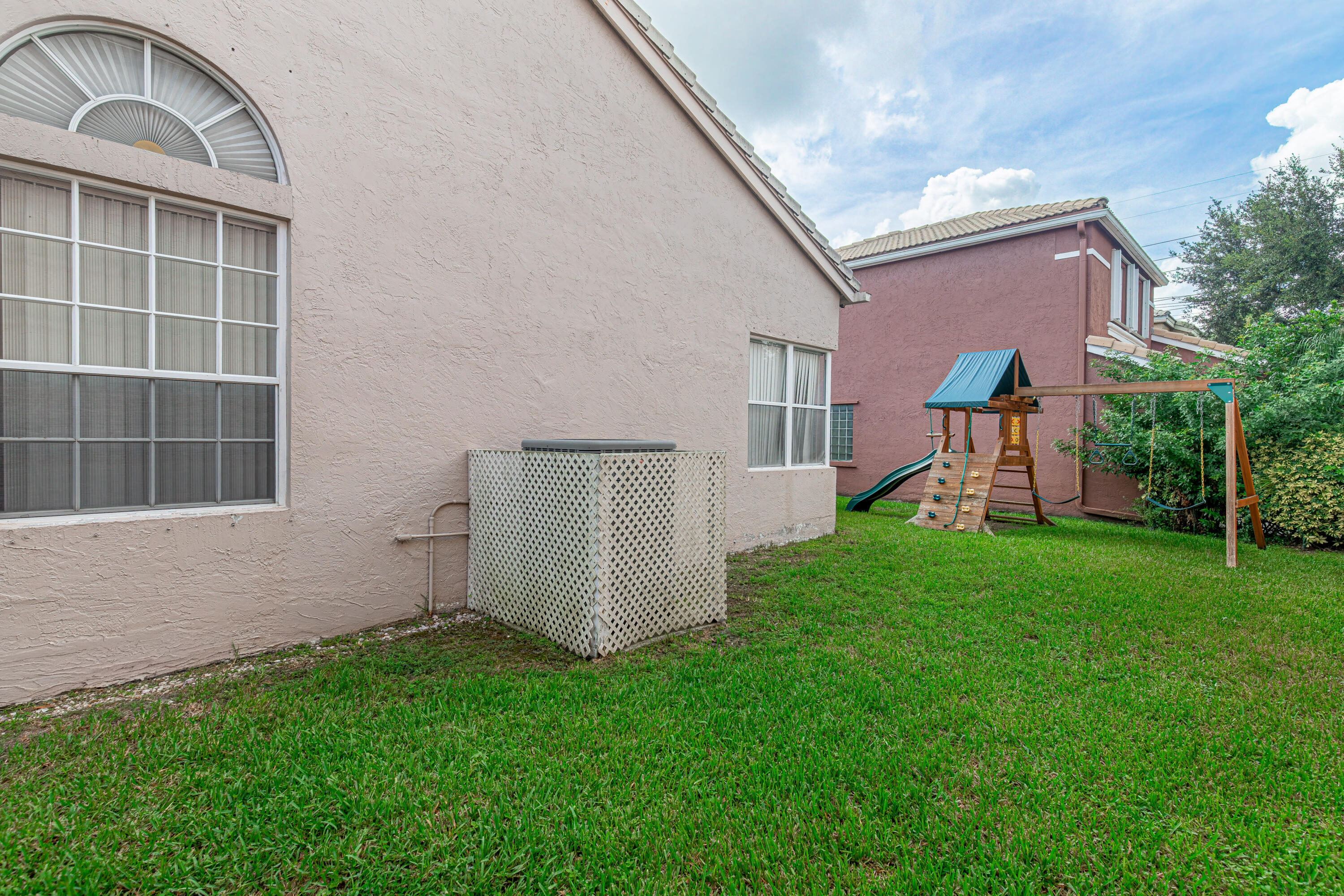 10682 Nw 48th Street Property Photo 36
