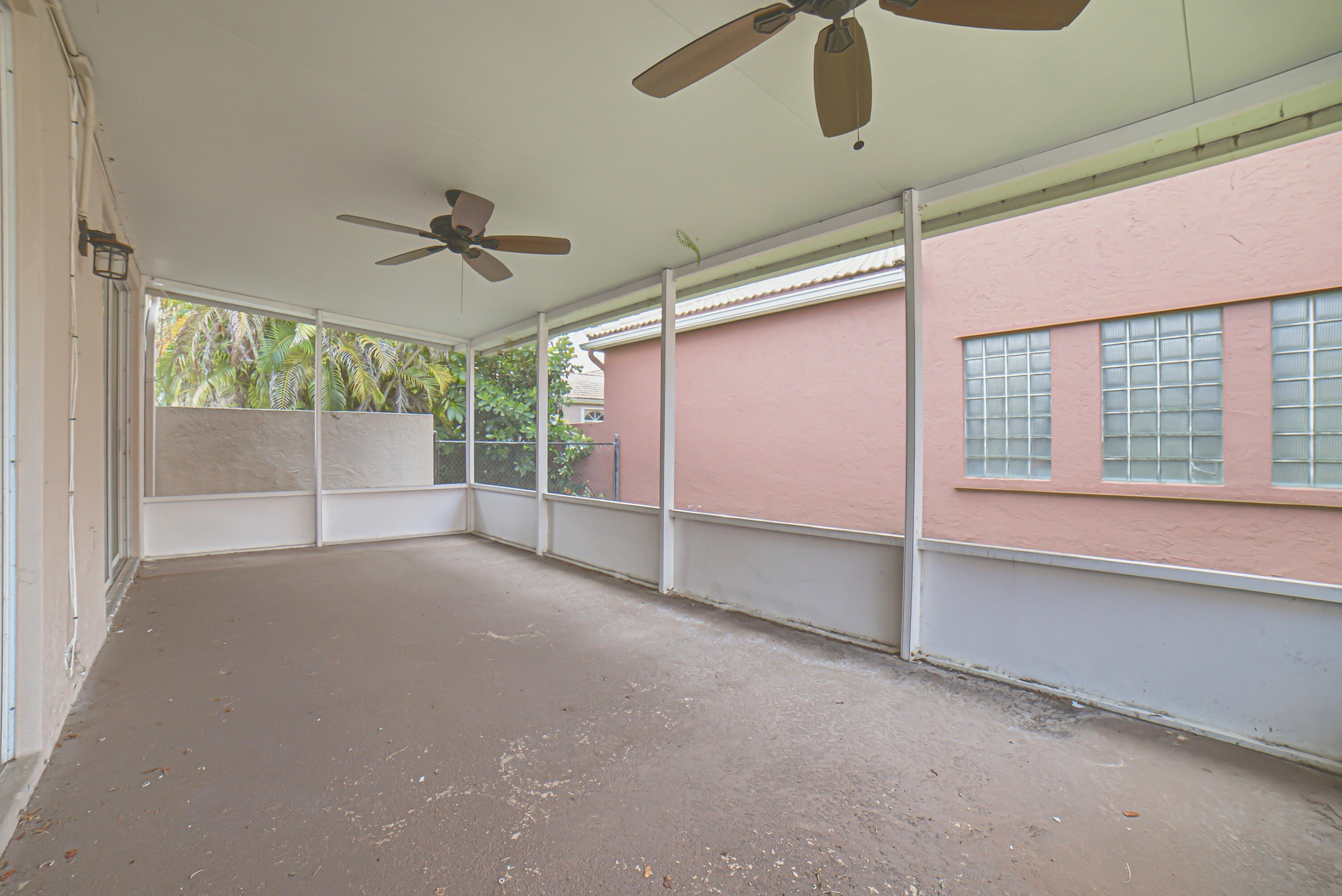 10682 Nw 48th Street Property Photo 38