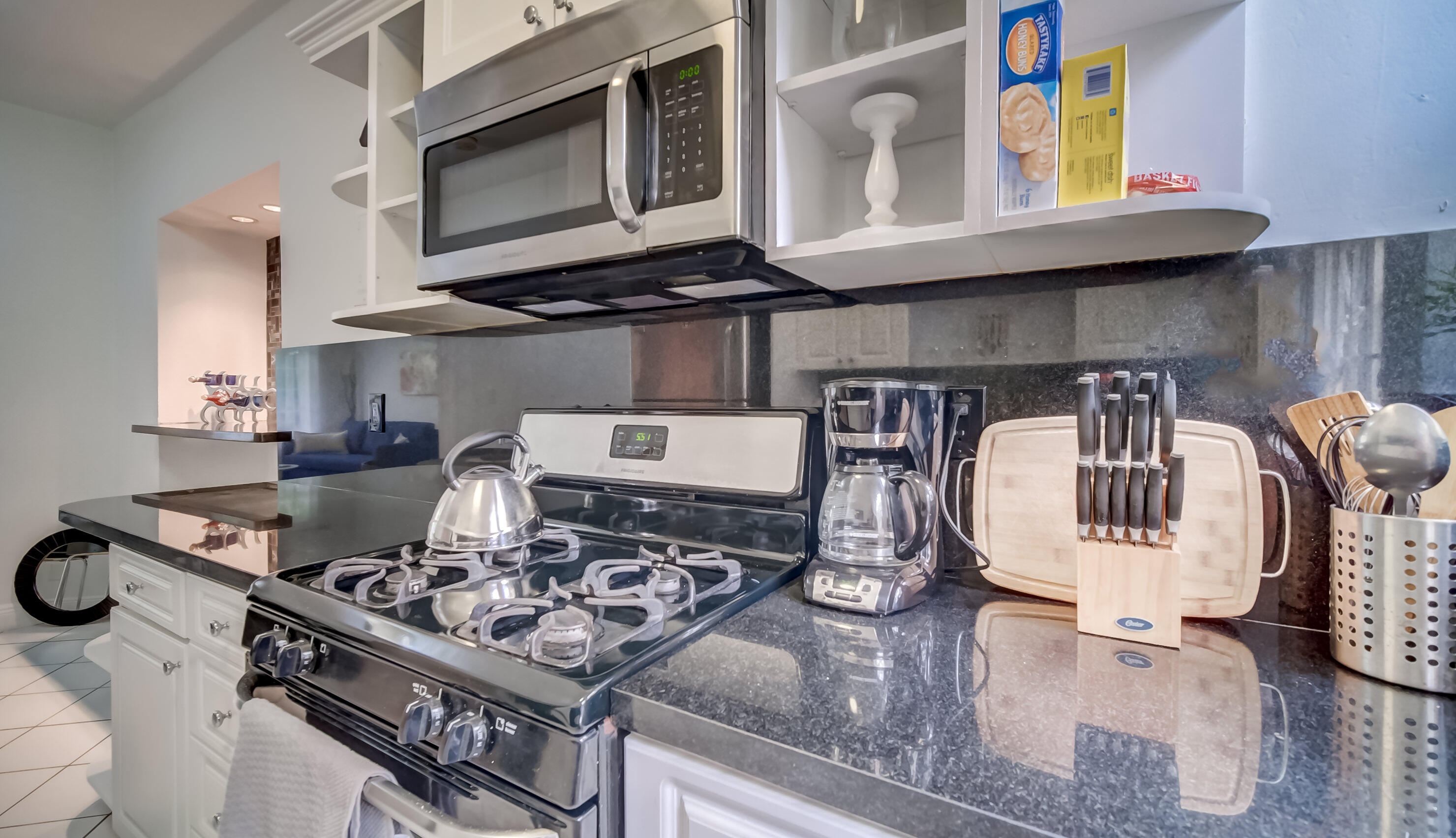 825 Jefferson Avenue 2 Property Photo 7