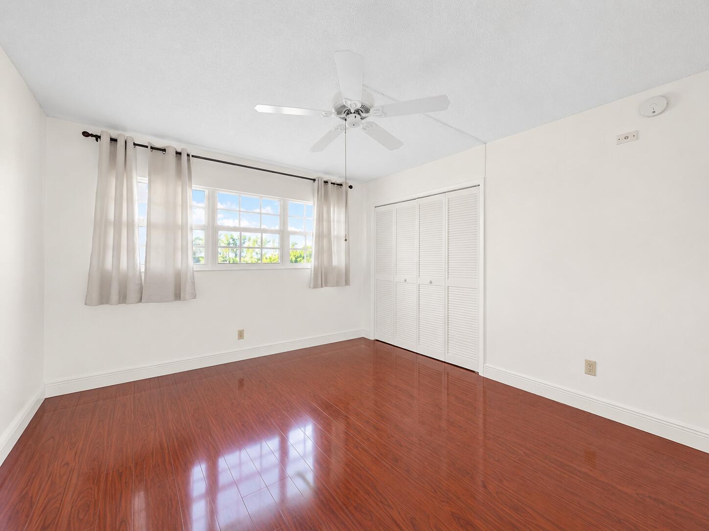 2901 S Palm Aire Drive 609 Property Photo 9