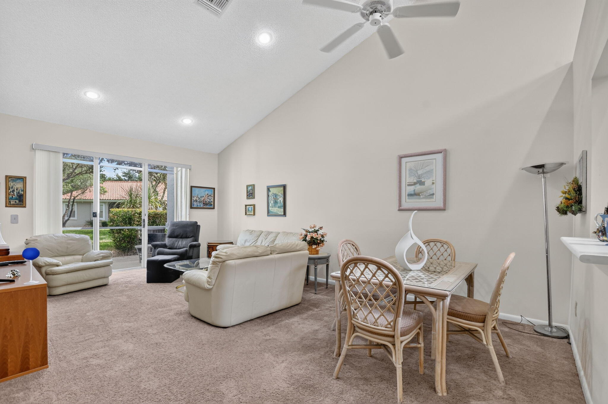 10410 Plaza Centro Property Photo 2