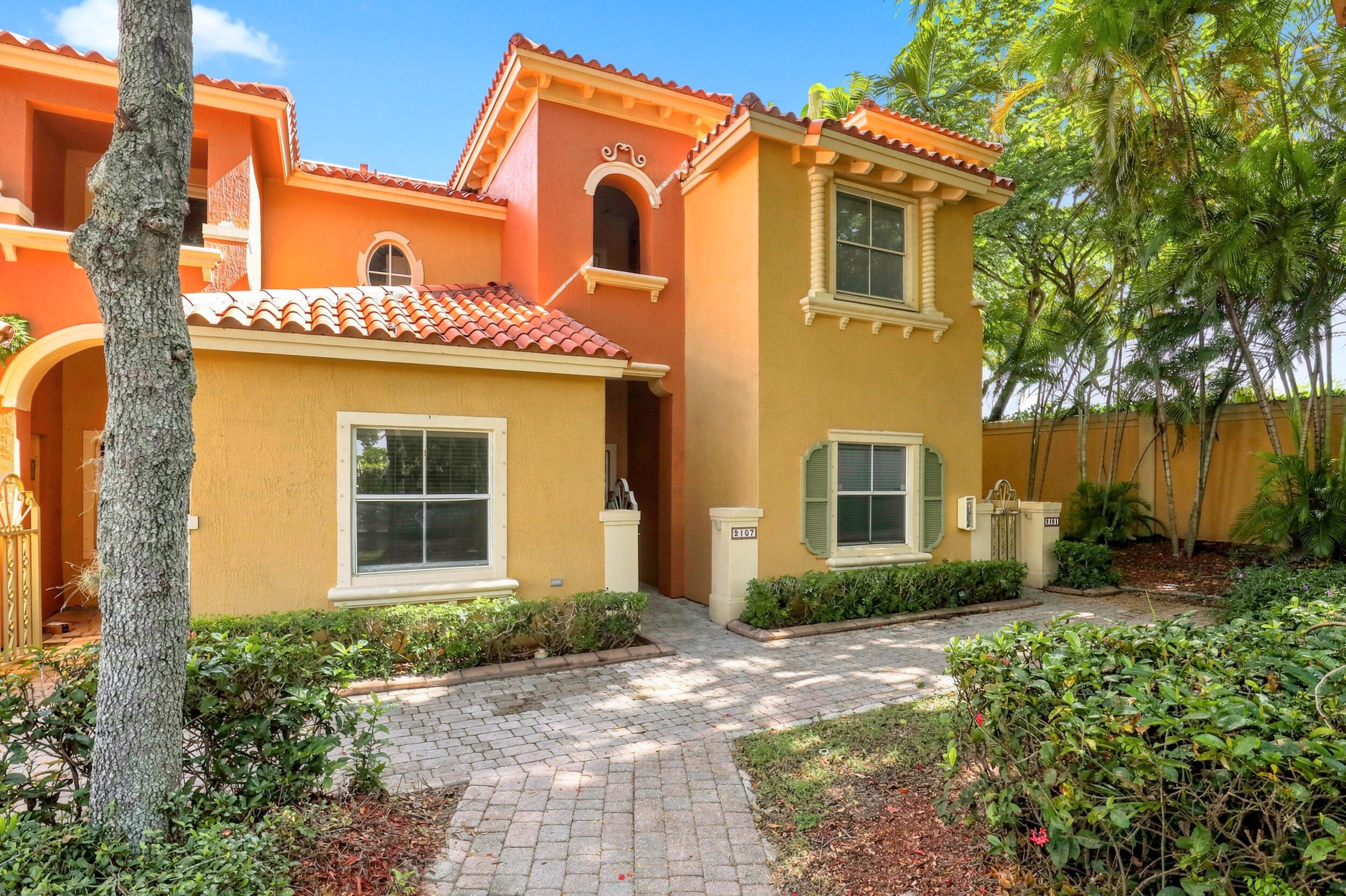 2107 Anchor Court Property Photo 2