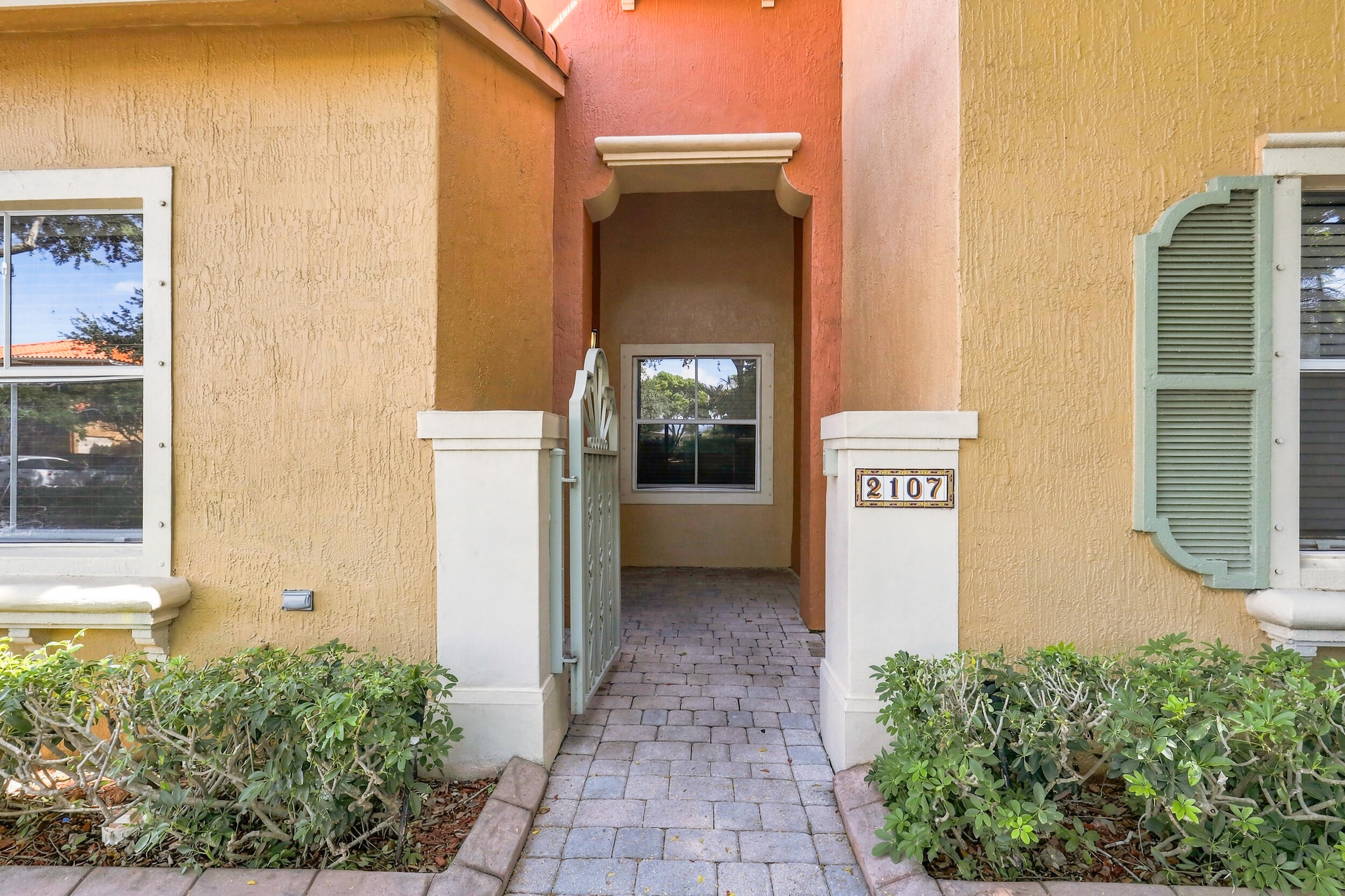 2107 Anchor Court Property Photo 3