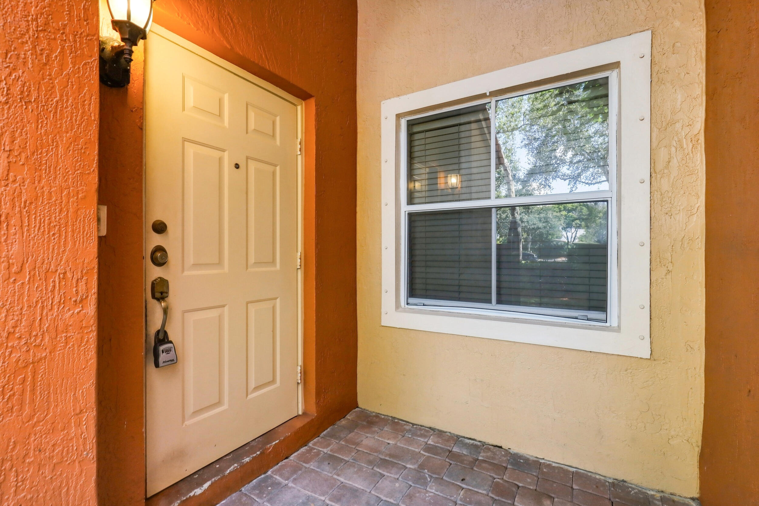 2107 Anchor Court Property Photo 4