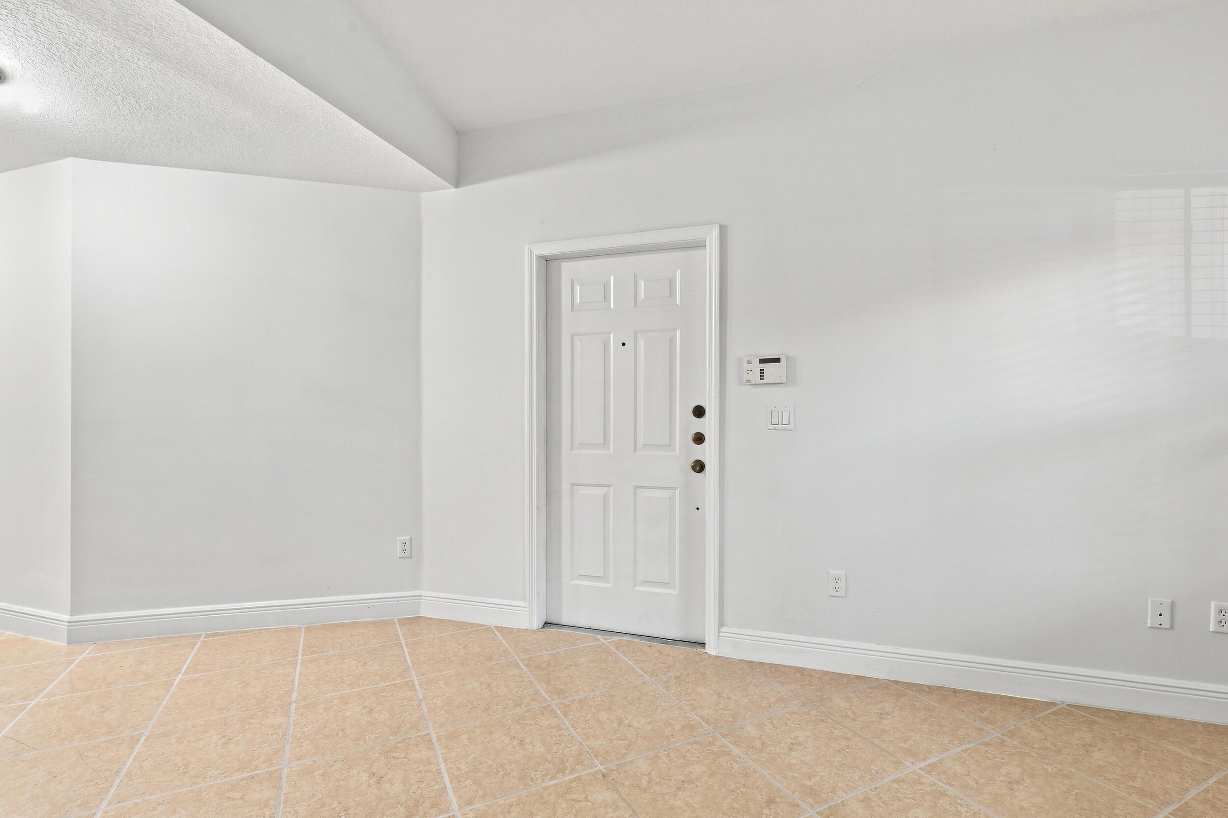 2107 Anchor Court Property Photo 5